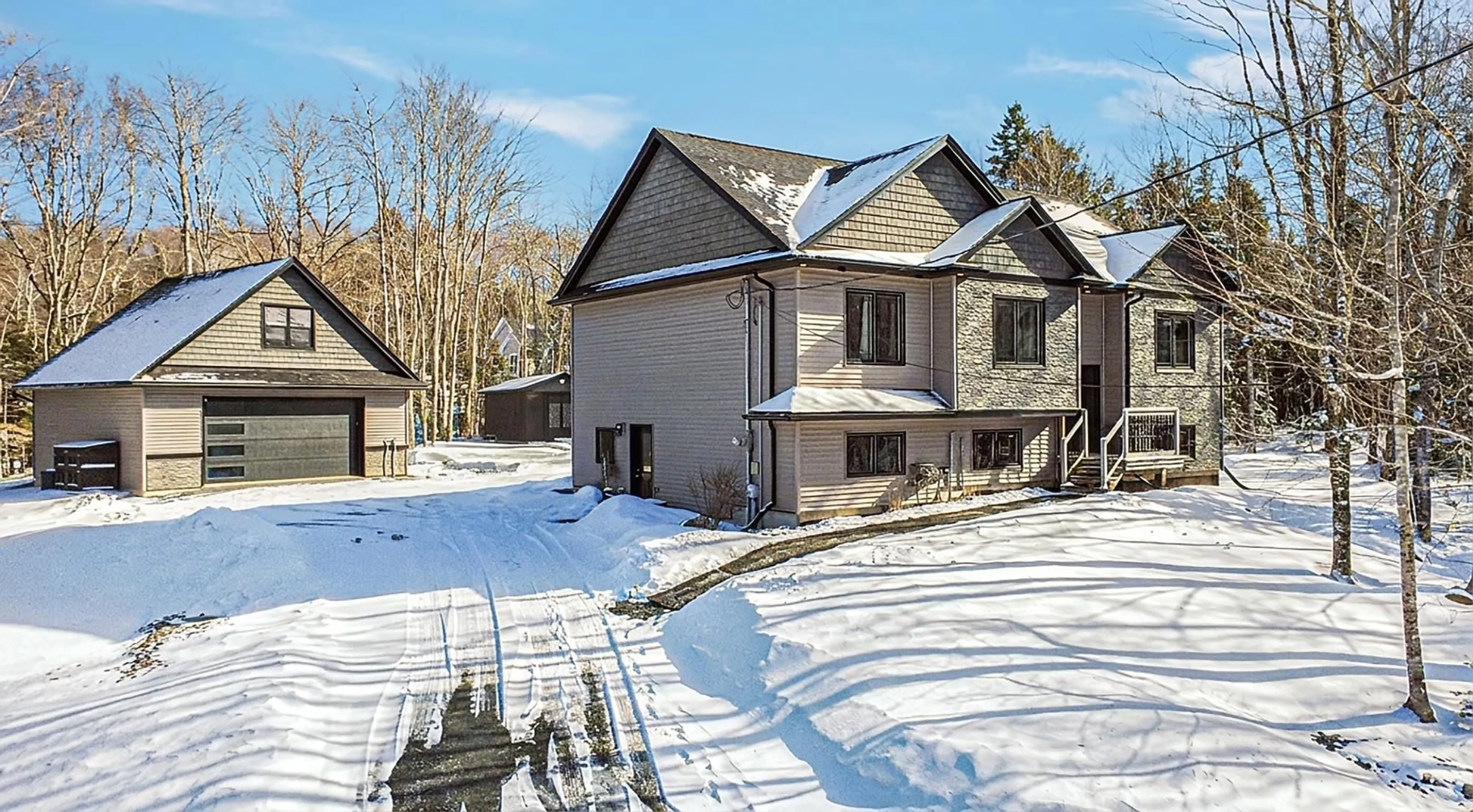 A pic from outside/outdoor area/front of a property/back of a property/a pic from drone, unknown for 266 Kernwood Dr, Middle Sackville Nova Scotia B4E 0G6