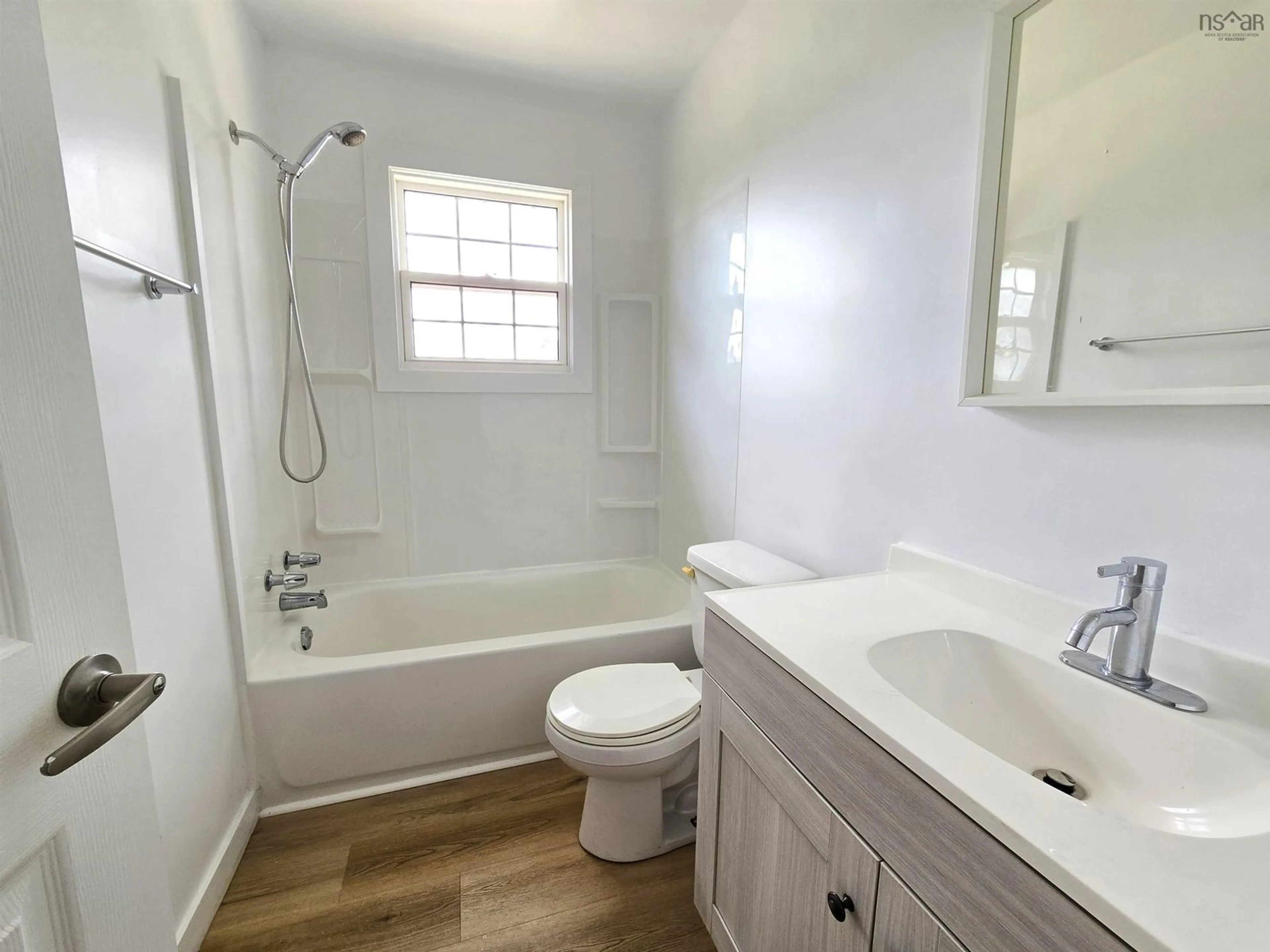 Standard bathroom, ceramic/tile floor for 268 Gatacre St, Sydney Nova Scotia B1N 1Z5