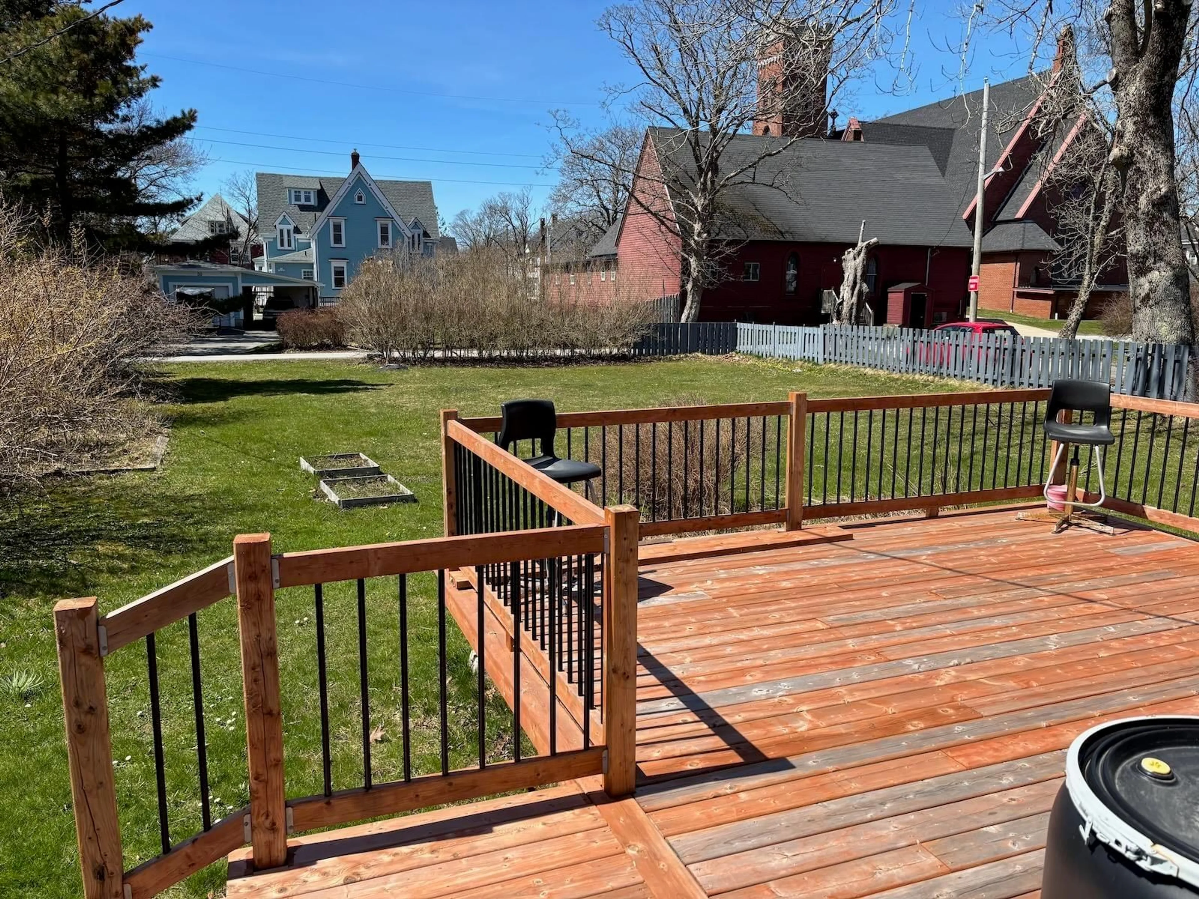 A pic from outside/outdoor area/front of a property/back of a property/a pic from drone, unknown for 10 Park St, Yarmouth Nova Scotia B5A 2A5