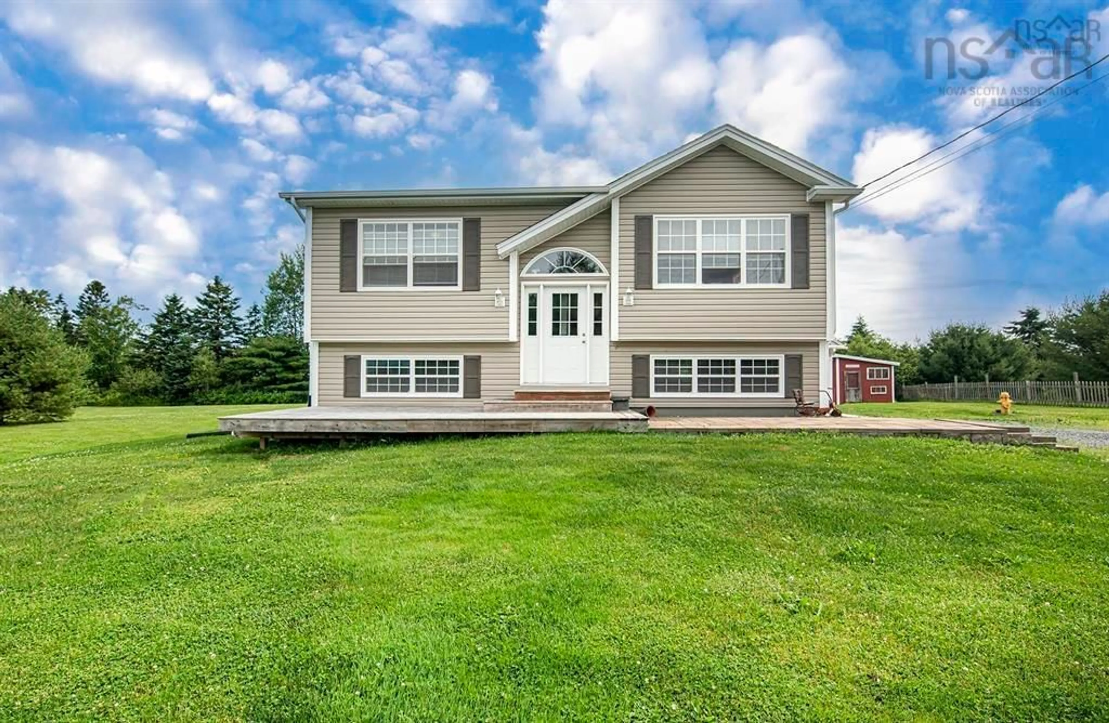 Home with vinyl exterior material, unknown for 579 Highway 1, Mount Uniacke Nova Scotia B0N 1Z0