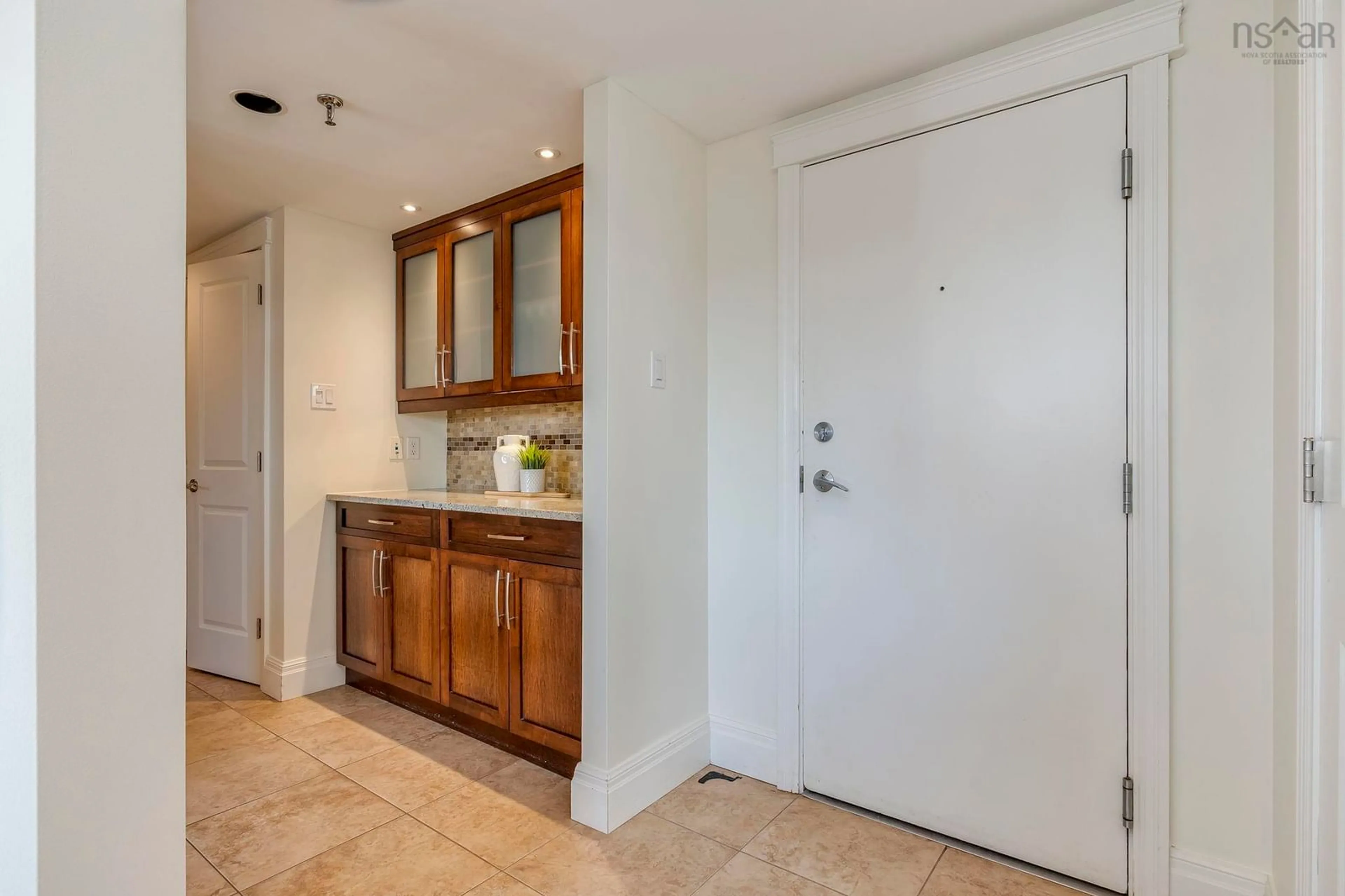 Indoor entryway for 45 Vimy Ave #1110, Clayton Park Nova Scotia B3M 4C5