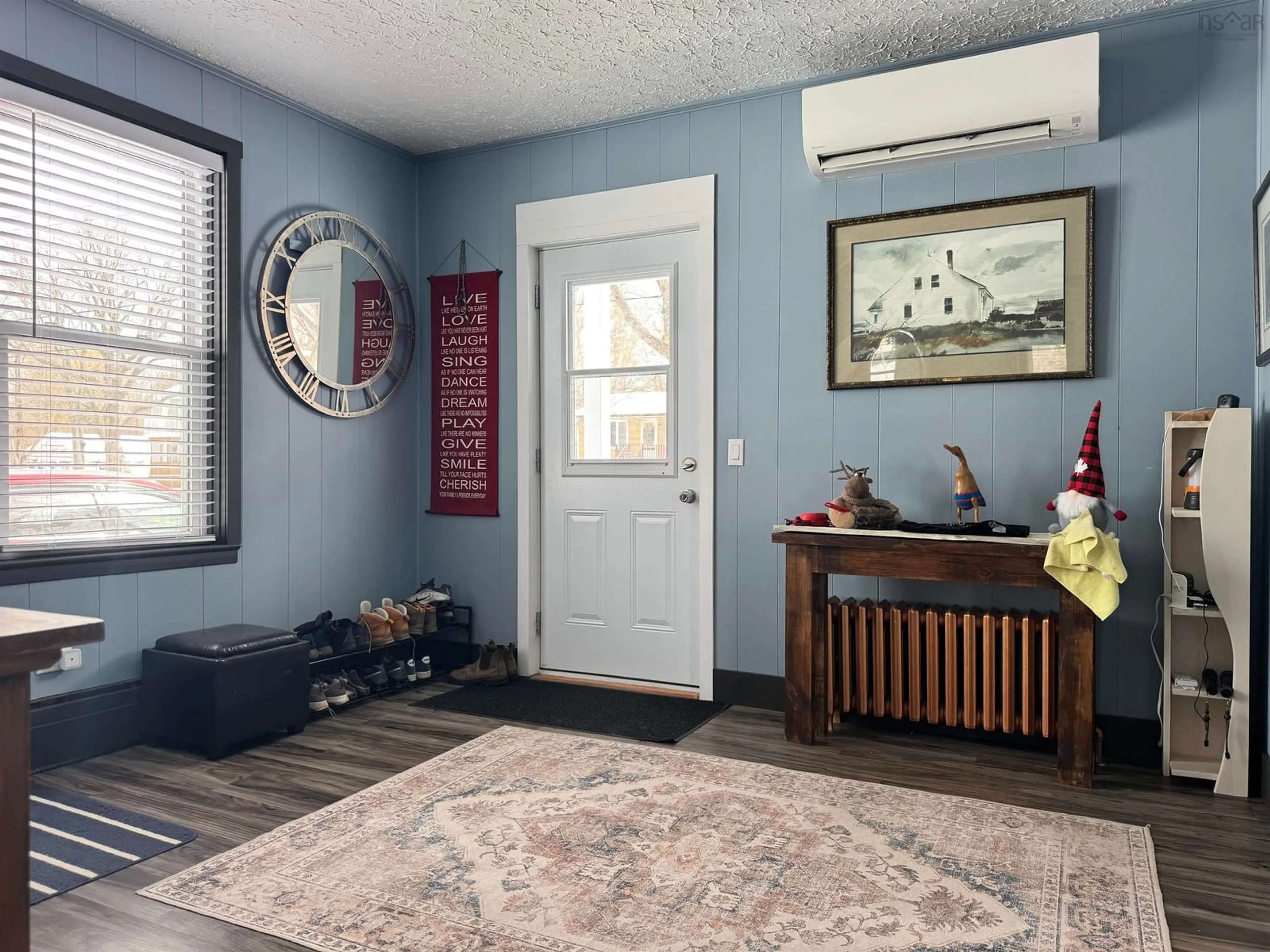 Indoor entryway for 21 6th St, Trenton Nova Scotia B0K 1X0