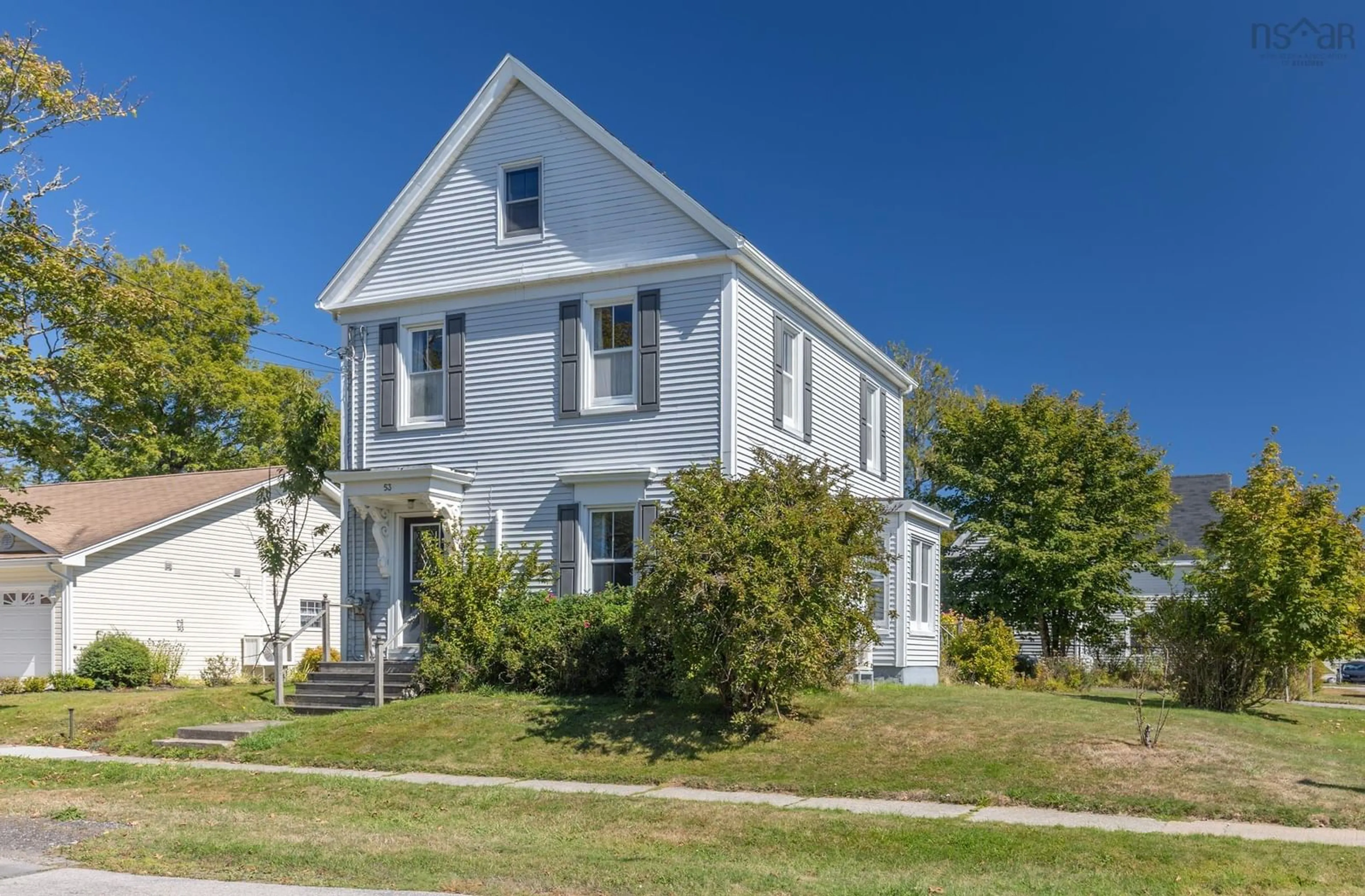 Home with vinyl exterior material, street for 53 William St, Yarmouth Nova Scotia B5A 1Y4