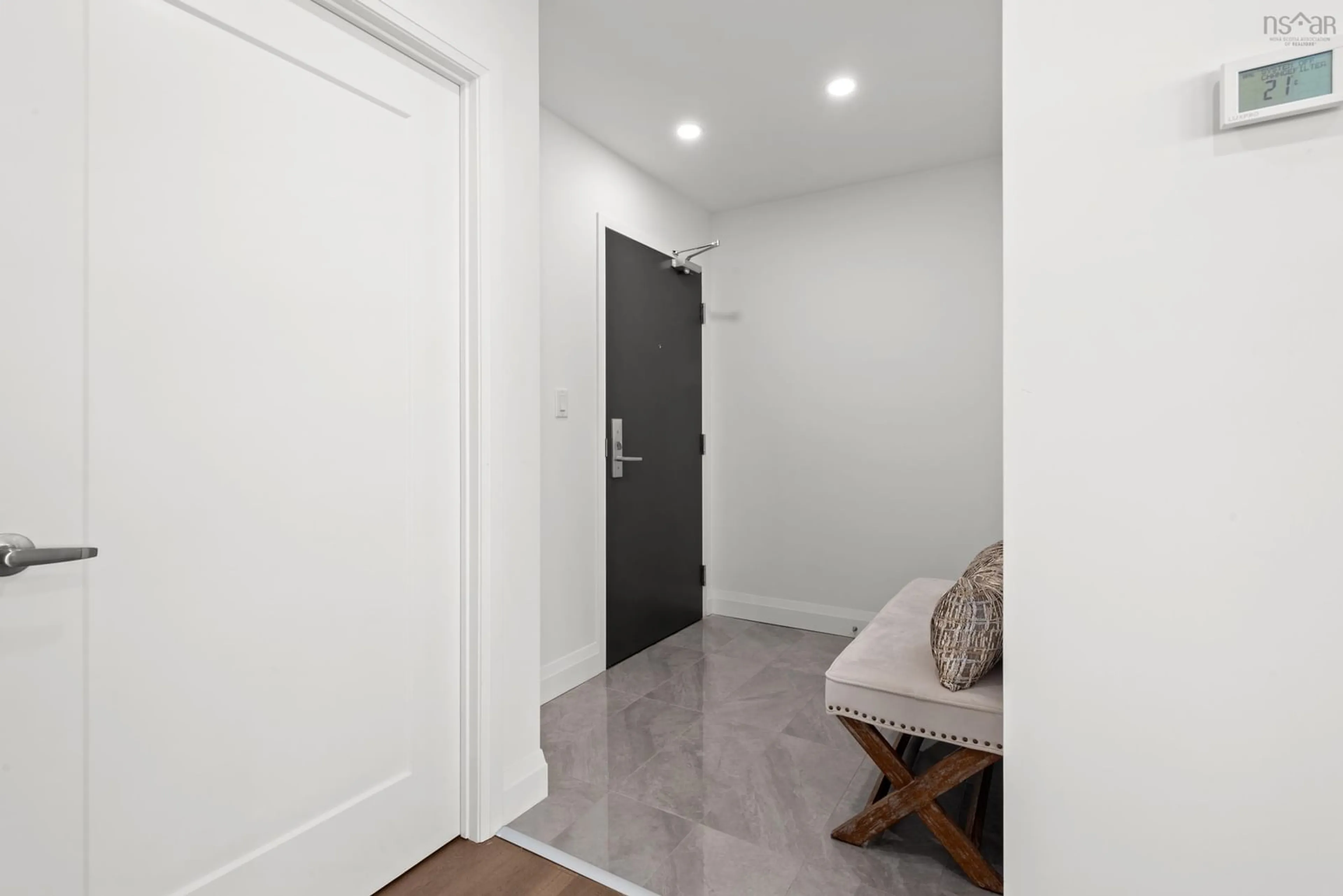 Indoor entryway for 72 Seapoint Rd #1703, Dartmouth Nova Scotia B3B 0R8