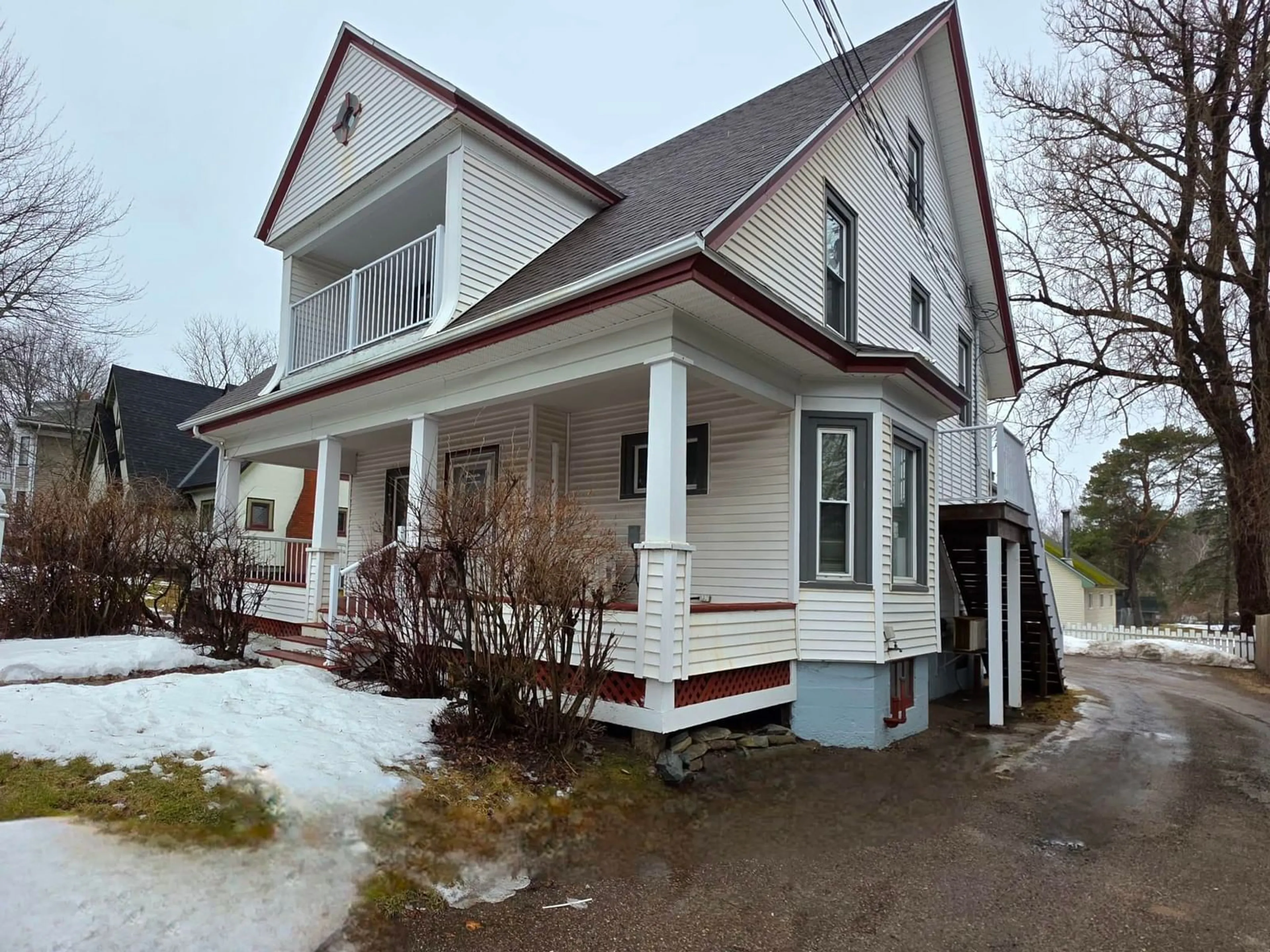 Home with vinyl exterior material, building for 92 Willow St, Truro Nova Scotia B2N 4Z6