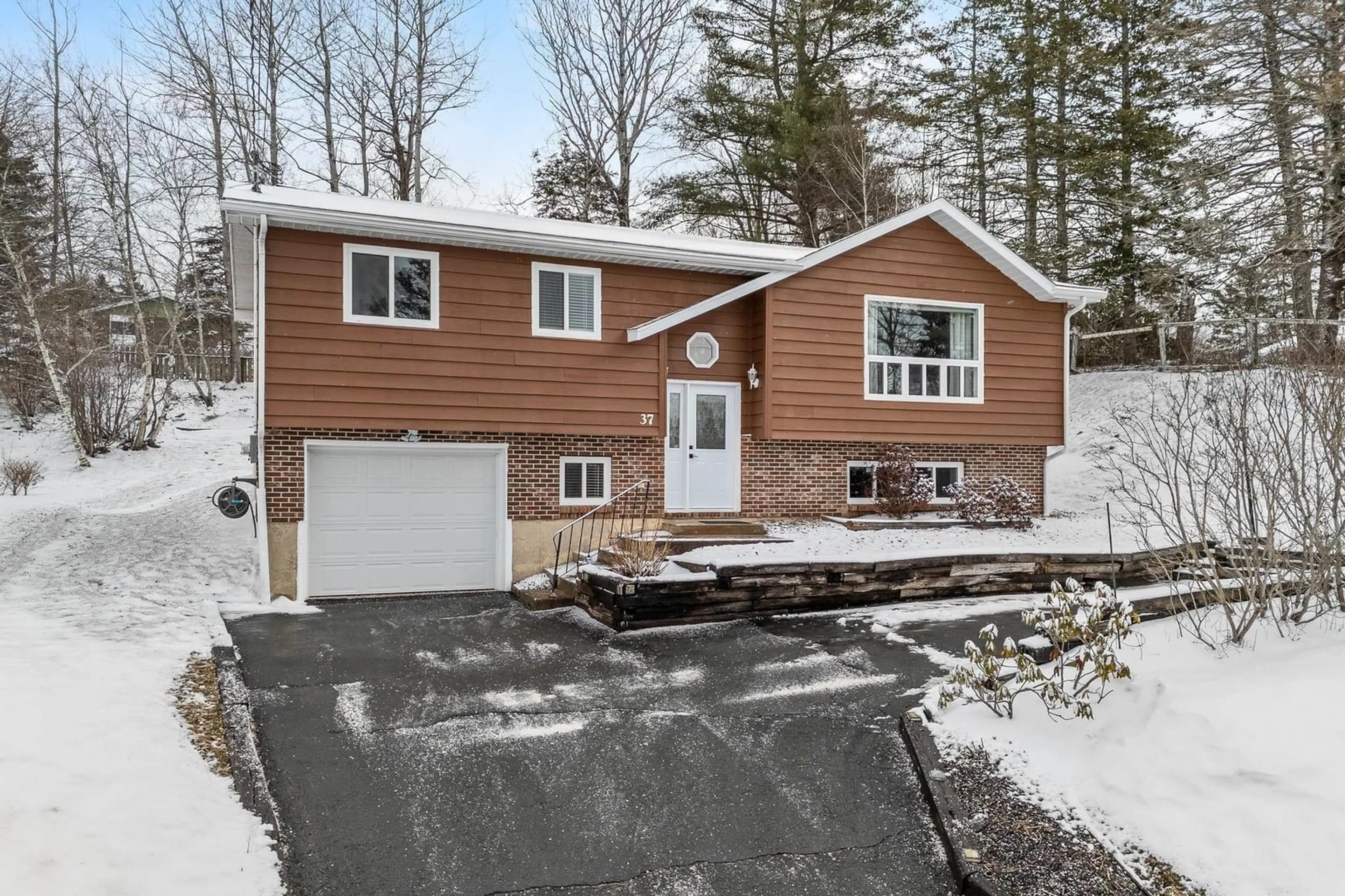 Home with vinyl exterior material, street for 37 Hillcrest Ave, Lower Sackville Nova Scotia B4C 1X2
