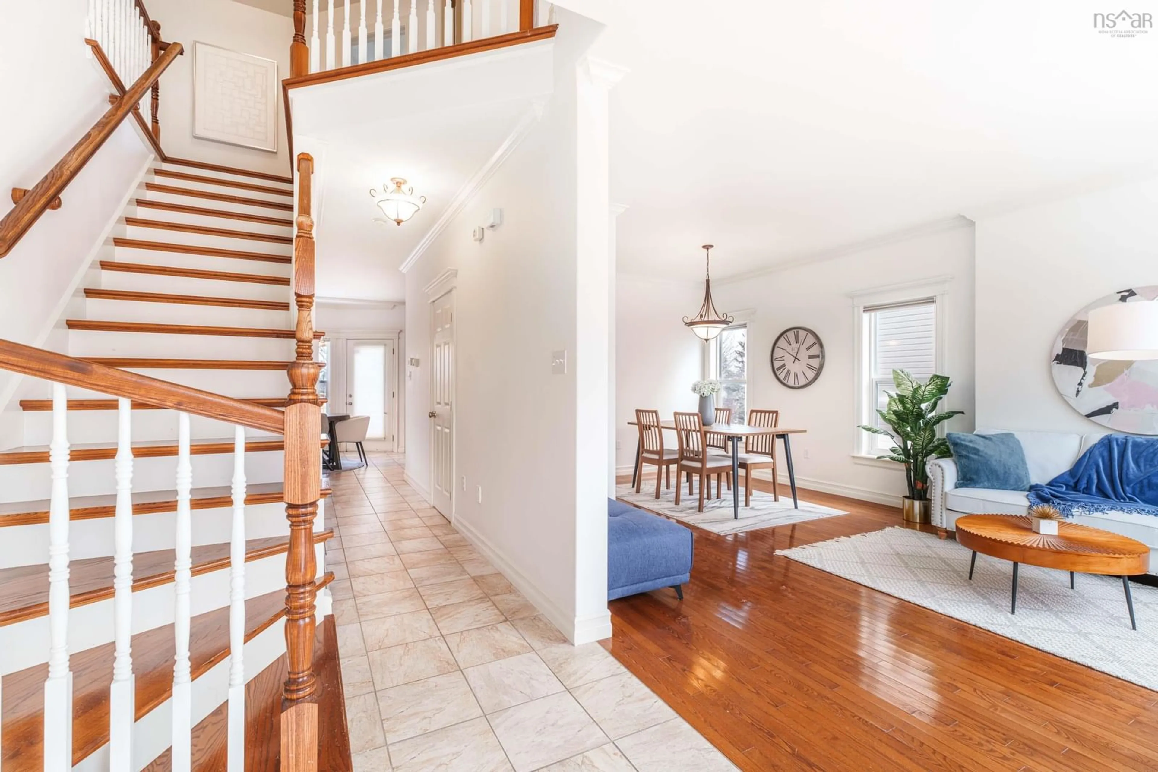 Indoor entryway for 15 Kingsbury Way, Bedford Nova Scotia B4A 4M5