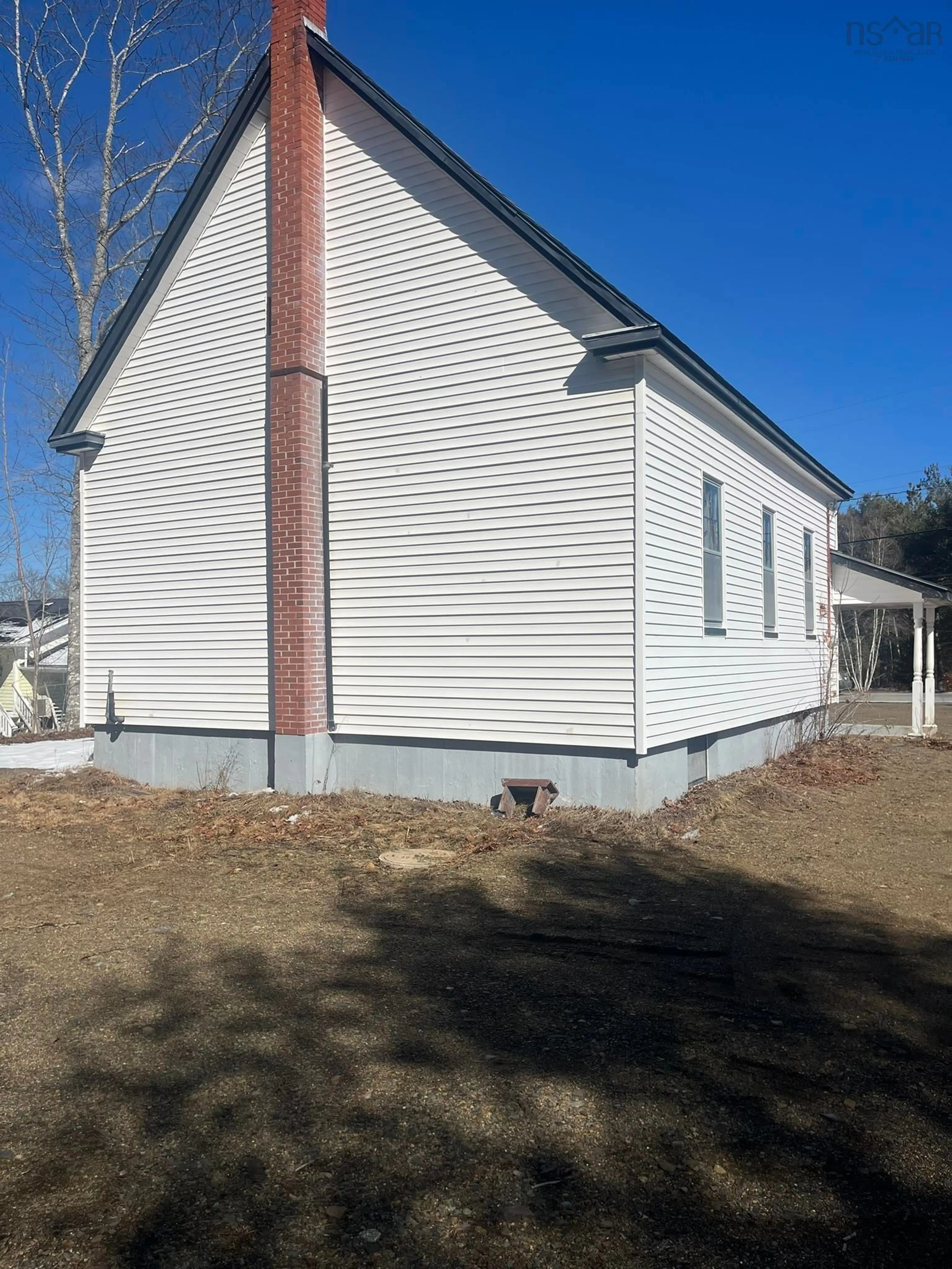 Home with vinyl exterior material, building for 1568 Highway 331, Pleasantville Nova Scotia B0R 1G0