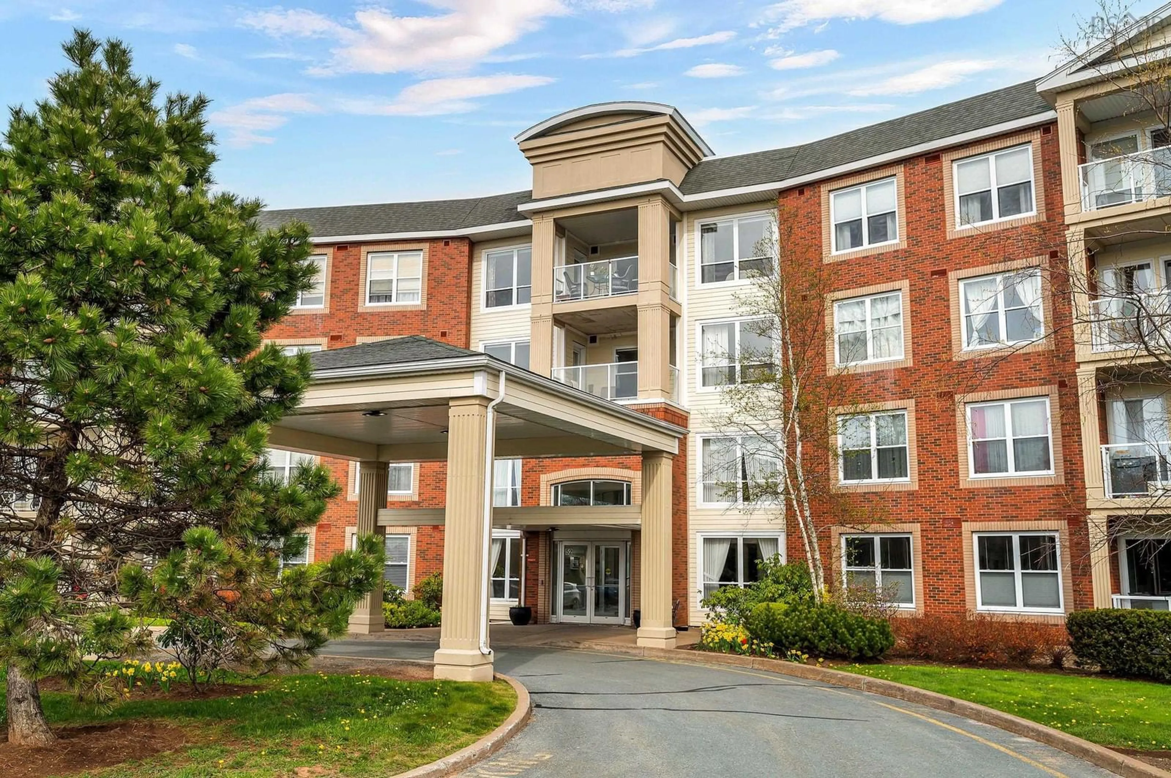 Indoor foyer for 52 Whitehall Cres #101, Dartmouth Nova Scotia B2W 6N3