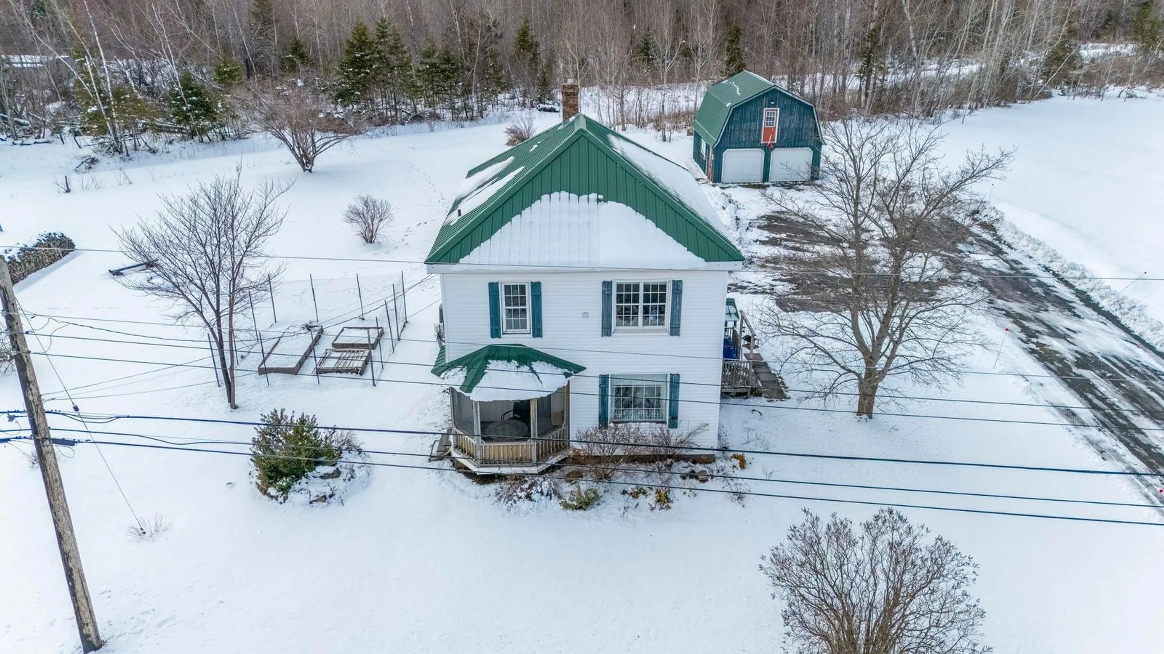 A pic from outside/outdoor area/front of a property/back of a property/a pic from drone, building for 43 Harris Rd, Haliburton Nova Scotia B0K 1H0