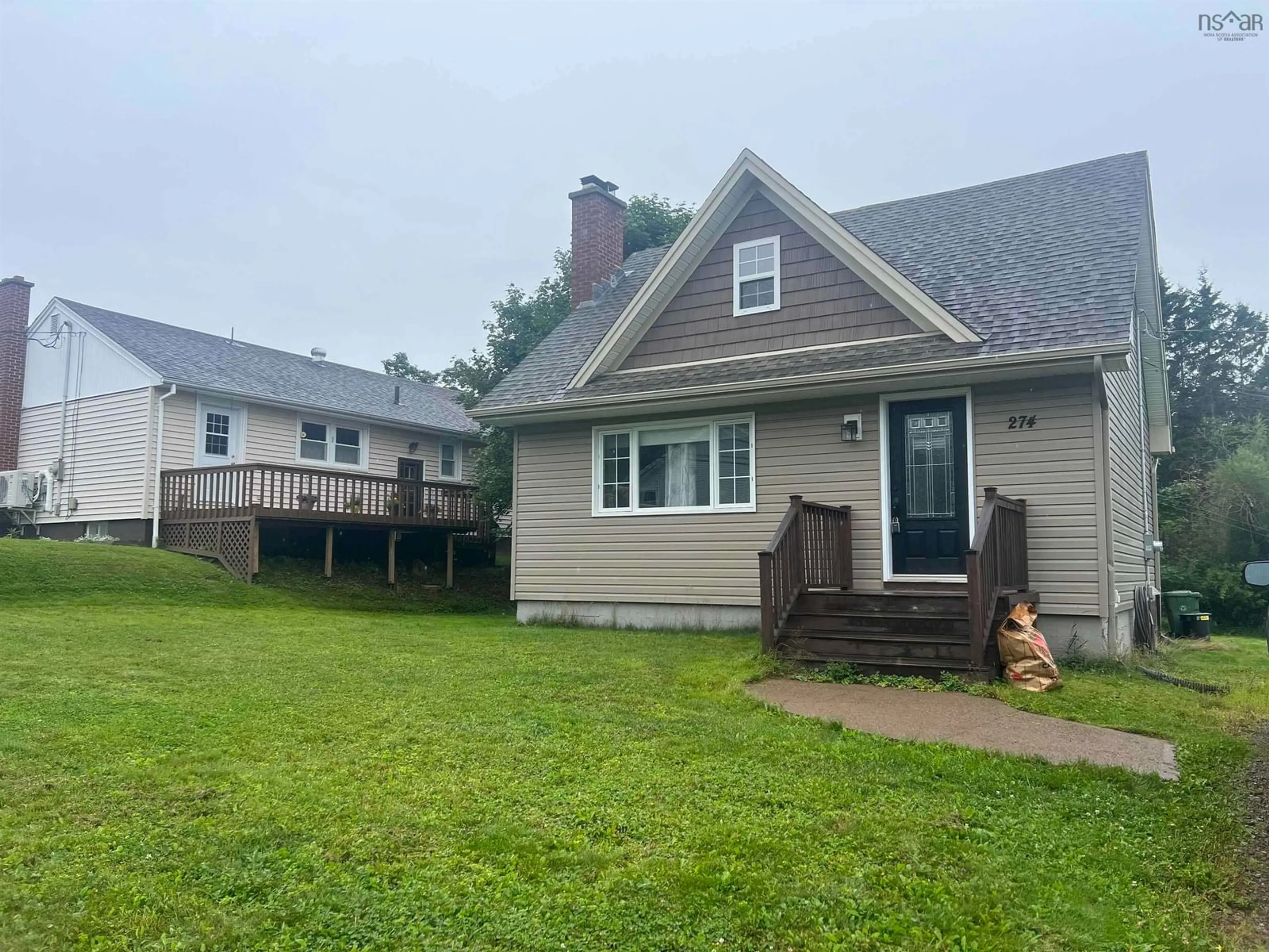 A pic from outside/outdoor area/front of a property/back of a property/a pic from drone, street for 274 Pleasant St, Truro Nova Scotia B2N 3T1