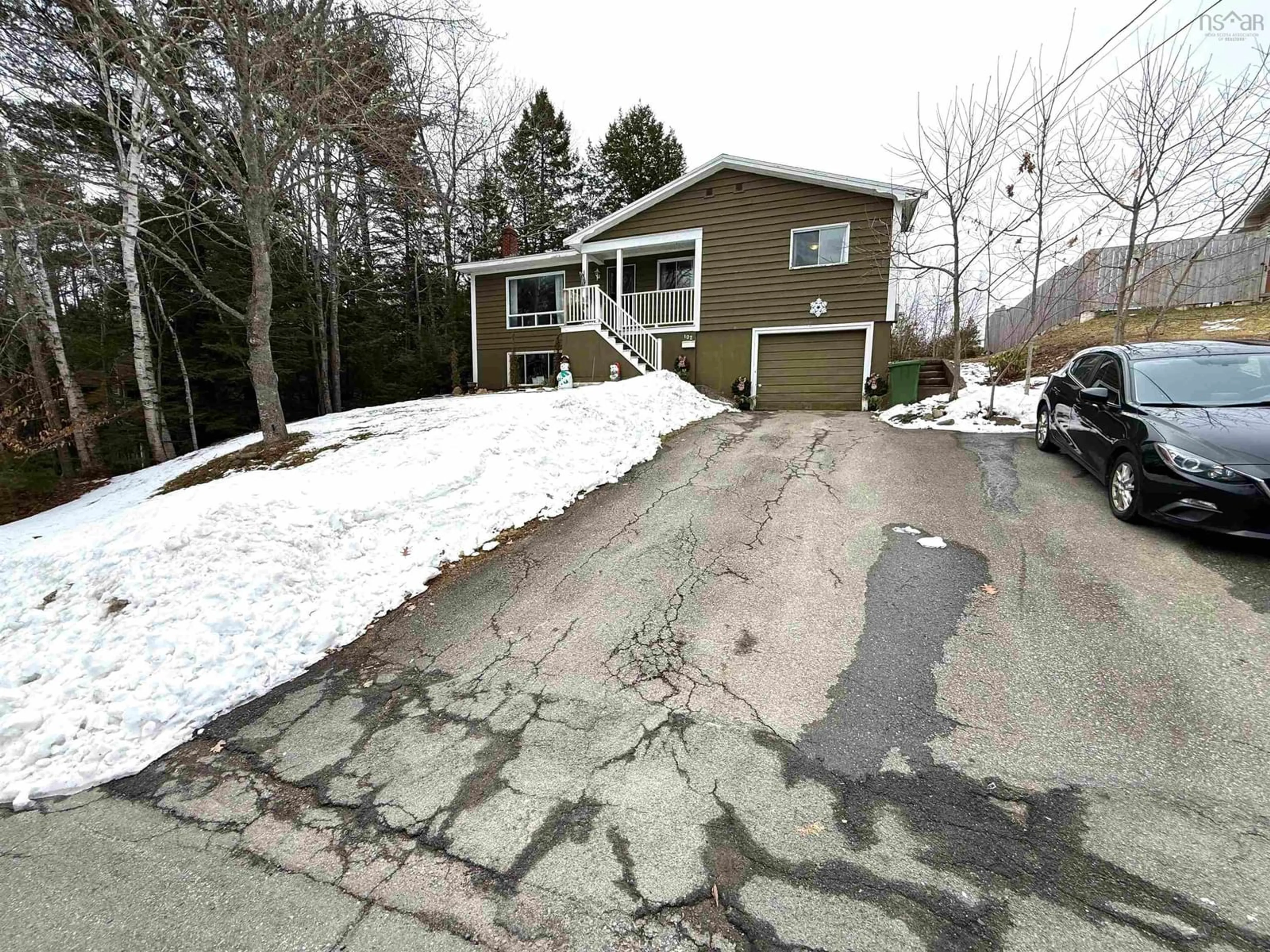 Unknown for 102 Elizabeth Ave, Bridgewater Nova Scotia B4V 1A9