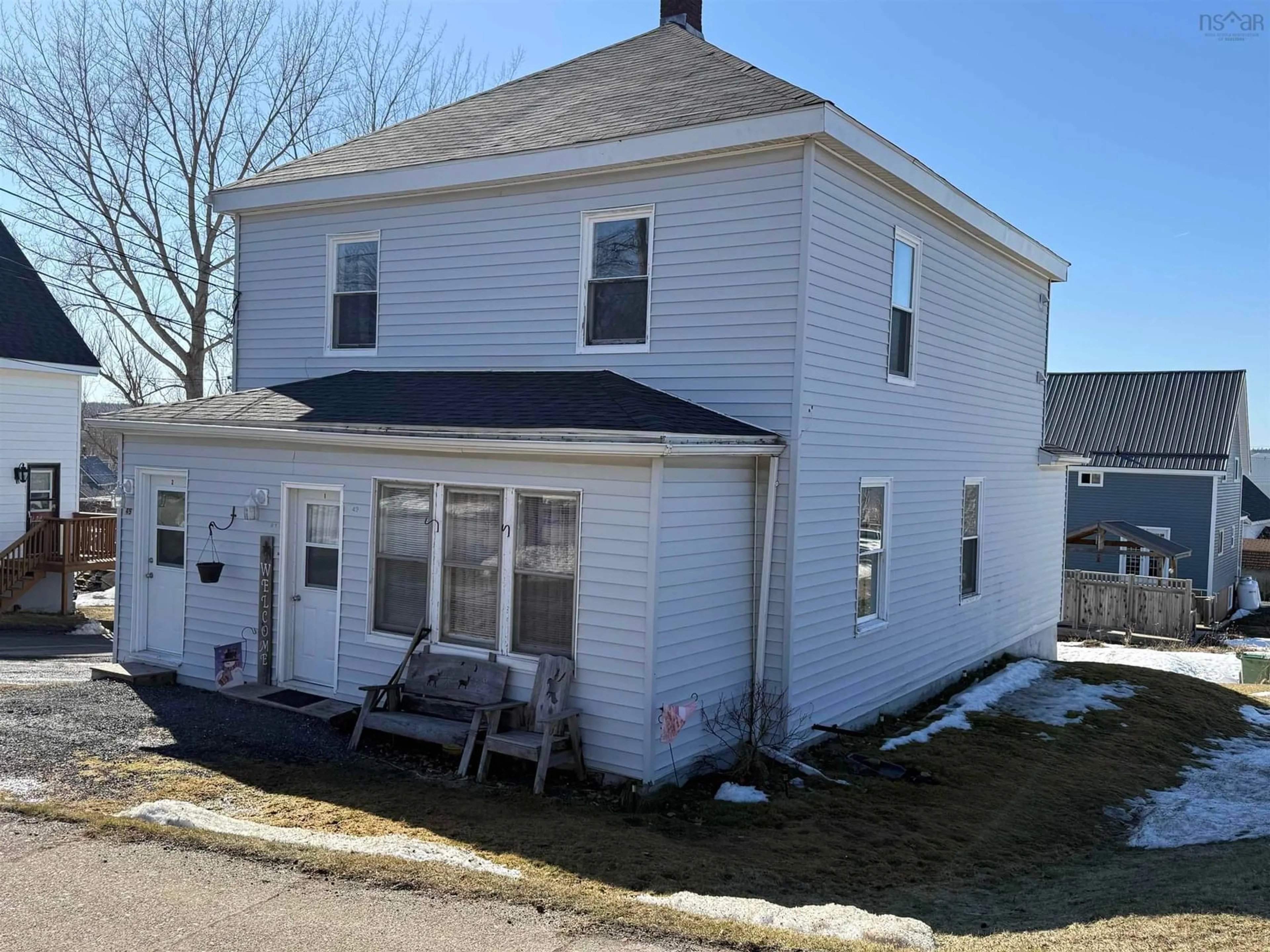Home with vinyl exterior material, building for 49 High St, Trenton Nova Scotia B0K 1X0
