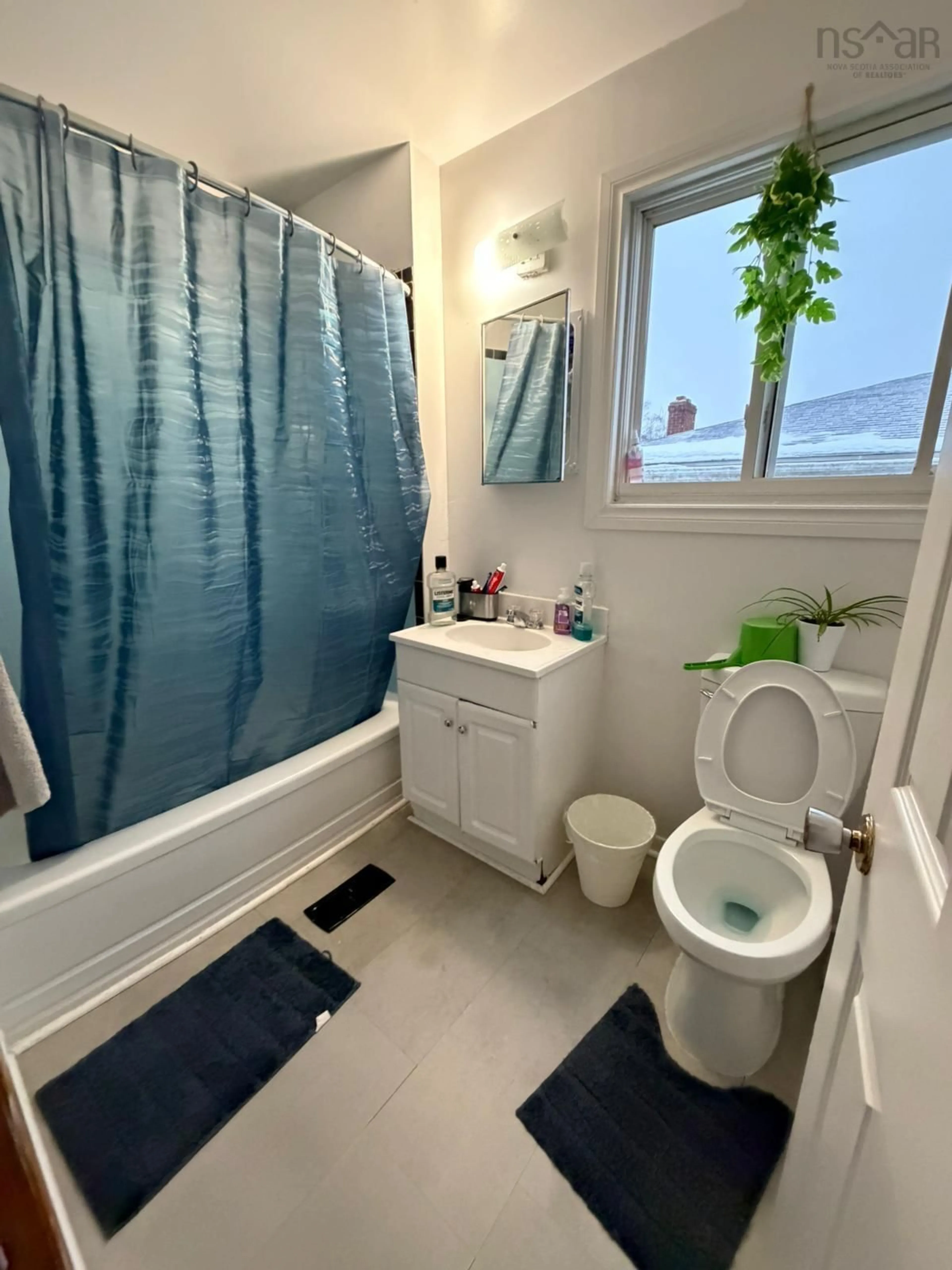 Standard bathroom, unknown for 146/148 Roleika Dr, Dartmouth Nova Scotia B2X 1M6