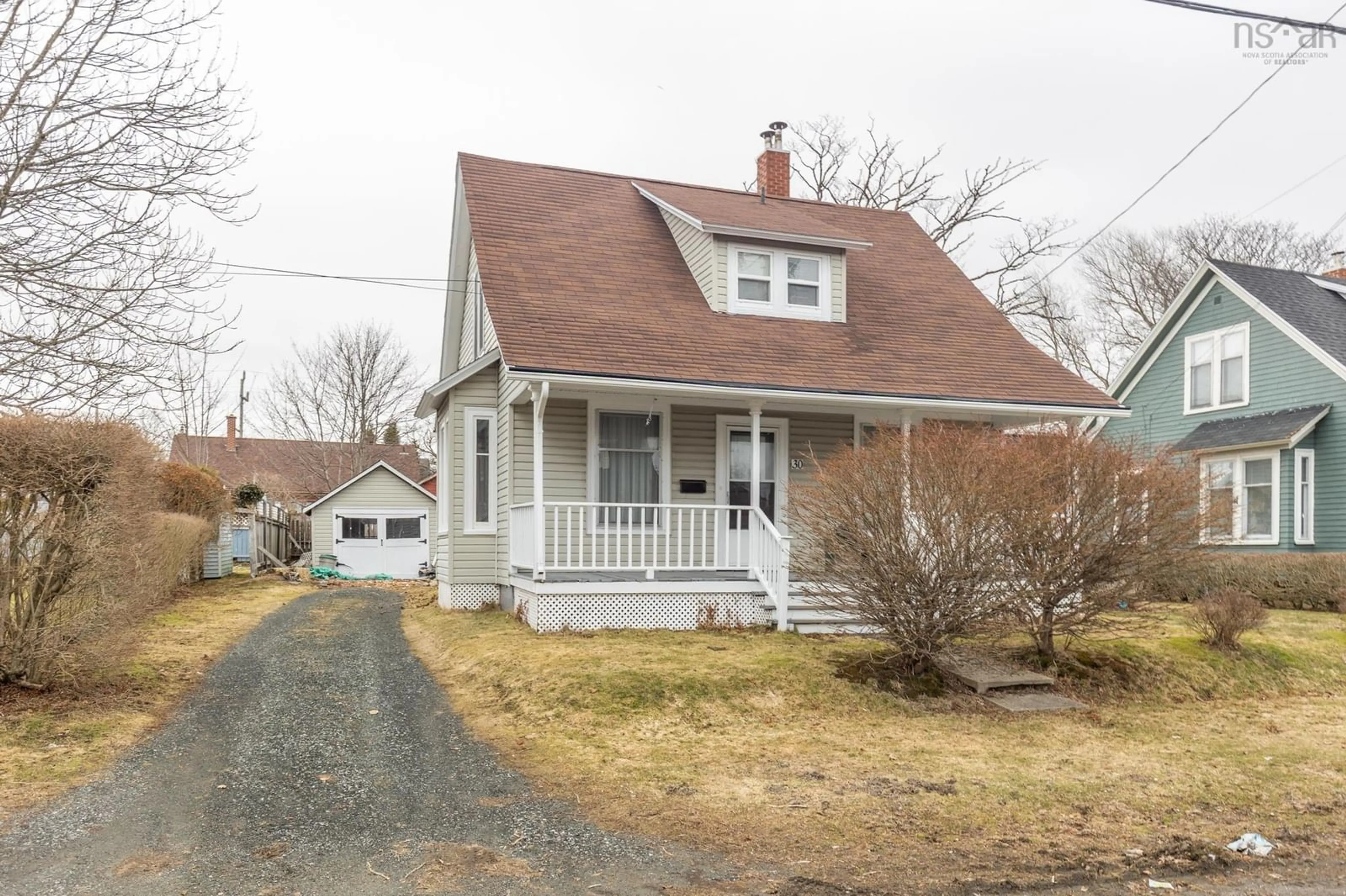 Home with vinyl exterior material, street for 30 Porter St, Yarmouth Nova Scotia B5A 2Y6