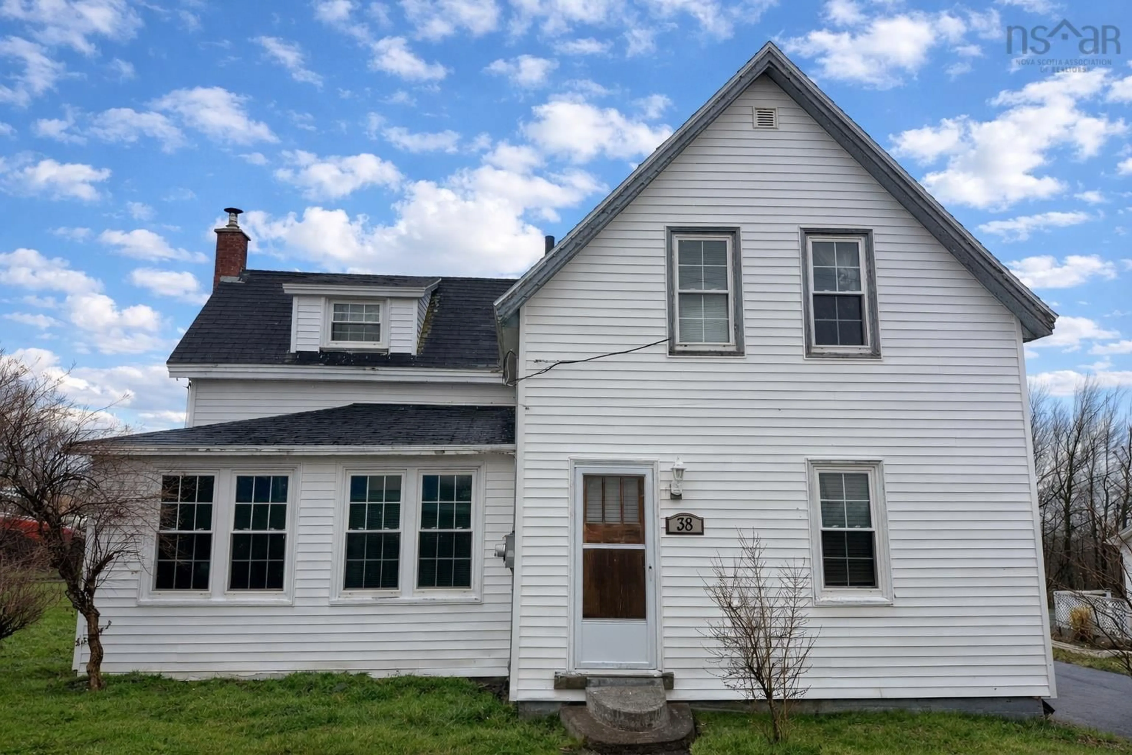 Home with vinyl exterior material, building for Junction Rd, Springhill Nova Scotia B0M 1X0