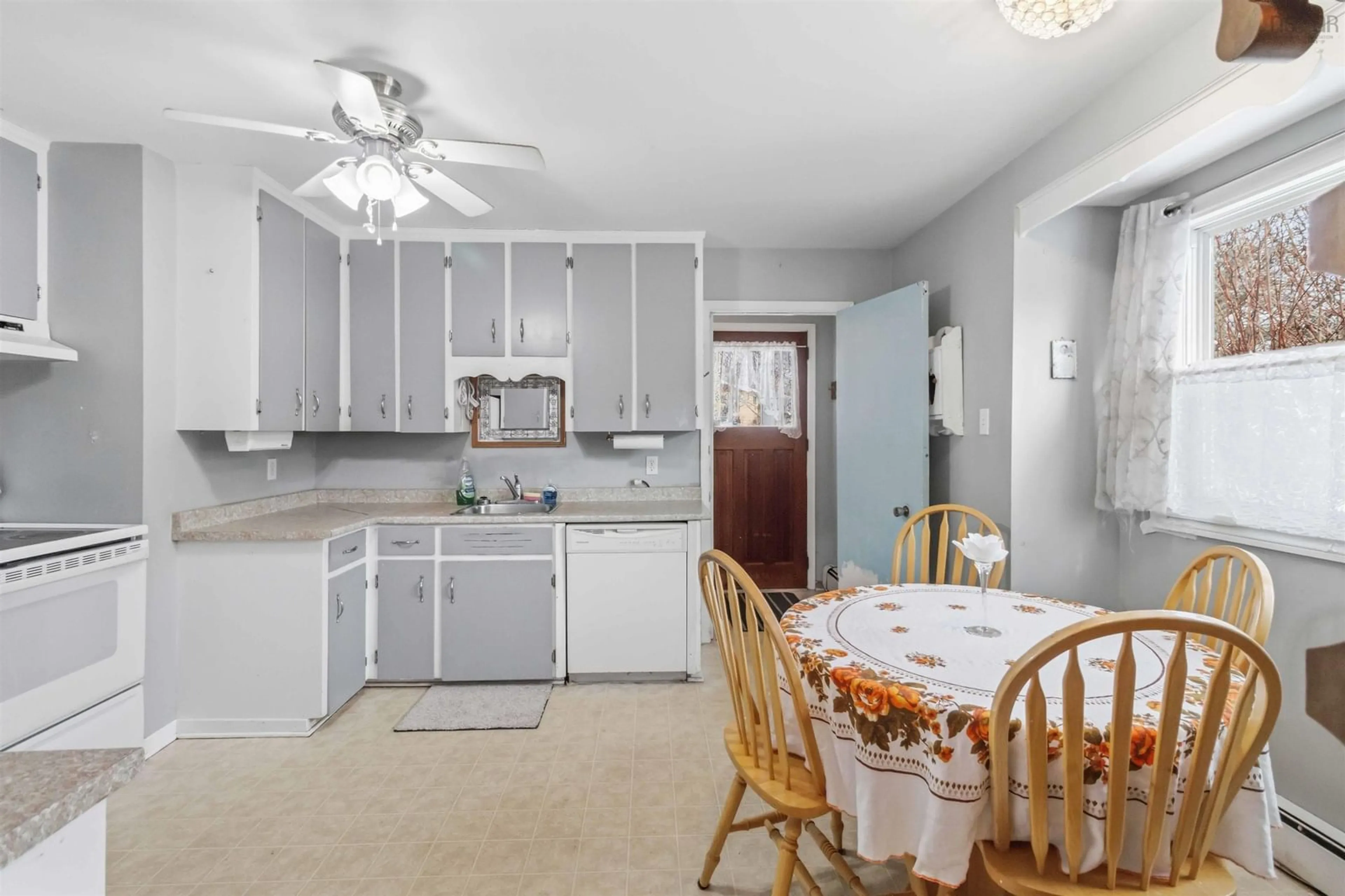 Standard kitchen, ceramic/tile floor for 16 Balsam Cir, Lower Sackville Nova Scotia B4C 1A9