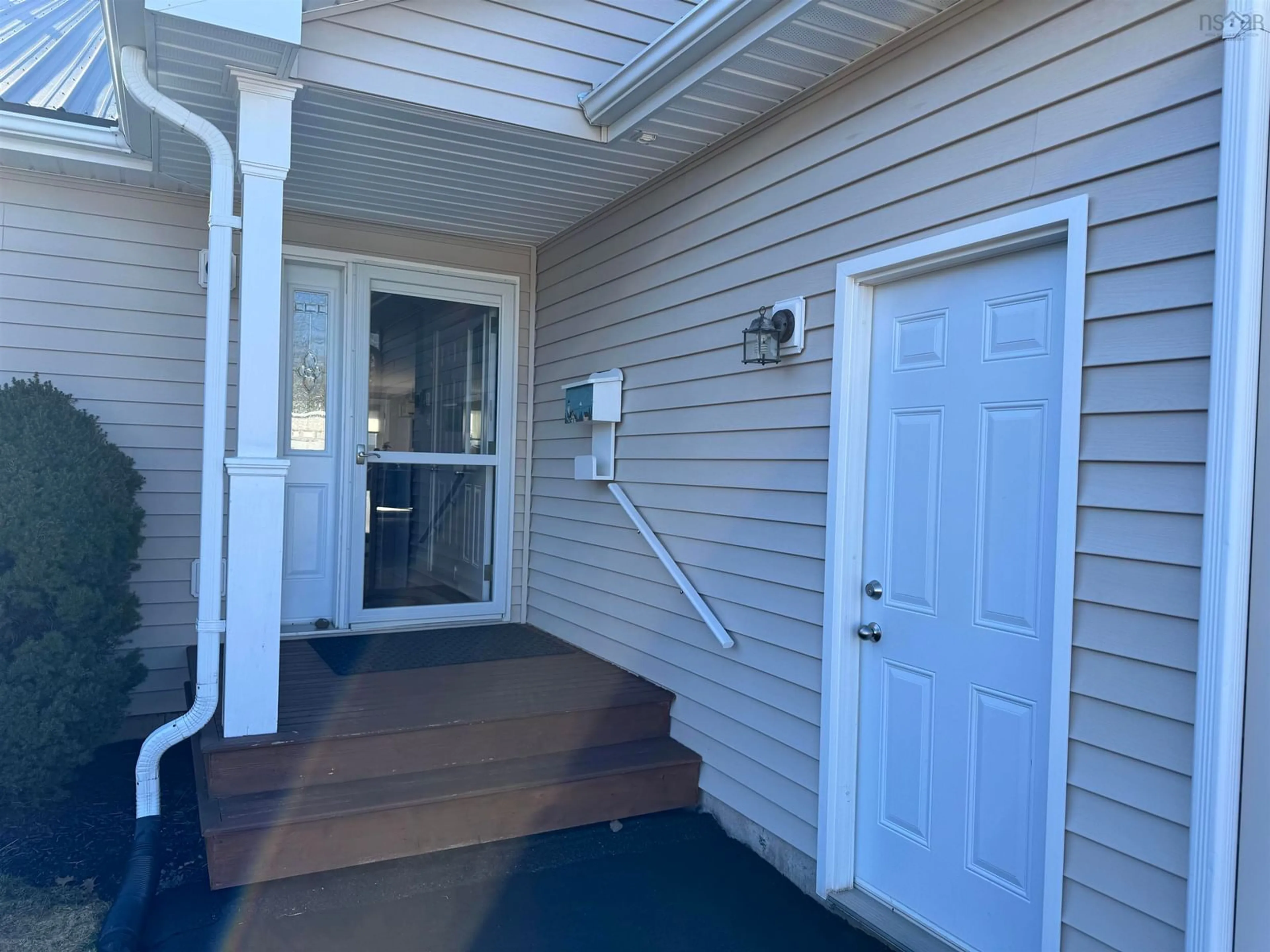 Indoor entryway for 5 Chelsea Crt, Bible Hill Nova Scotia B2N 0A3