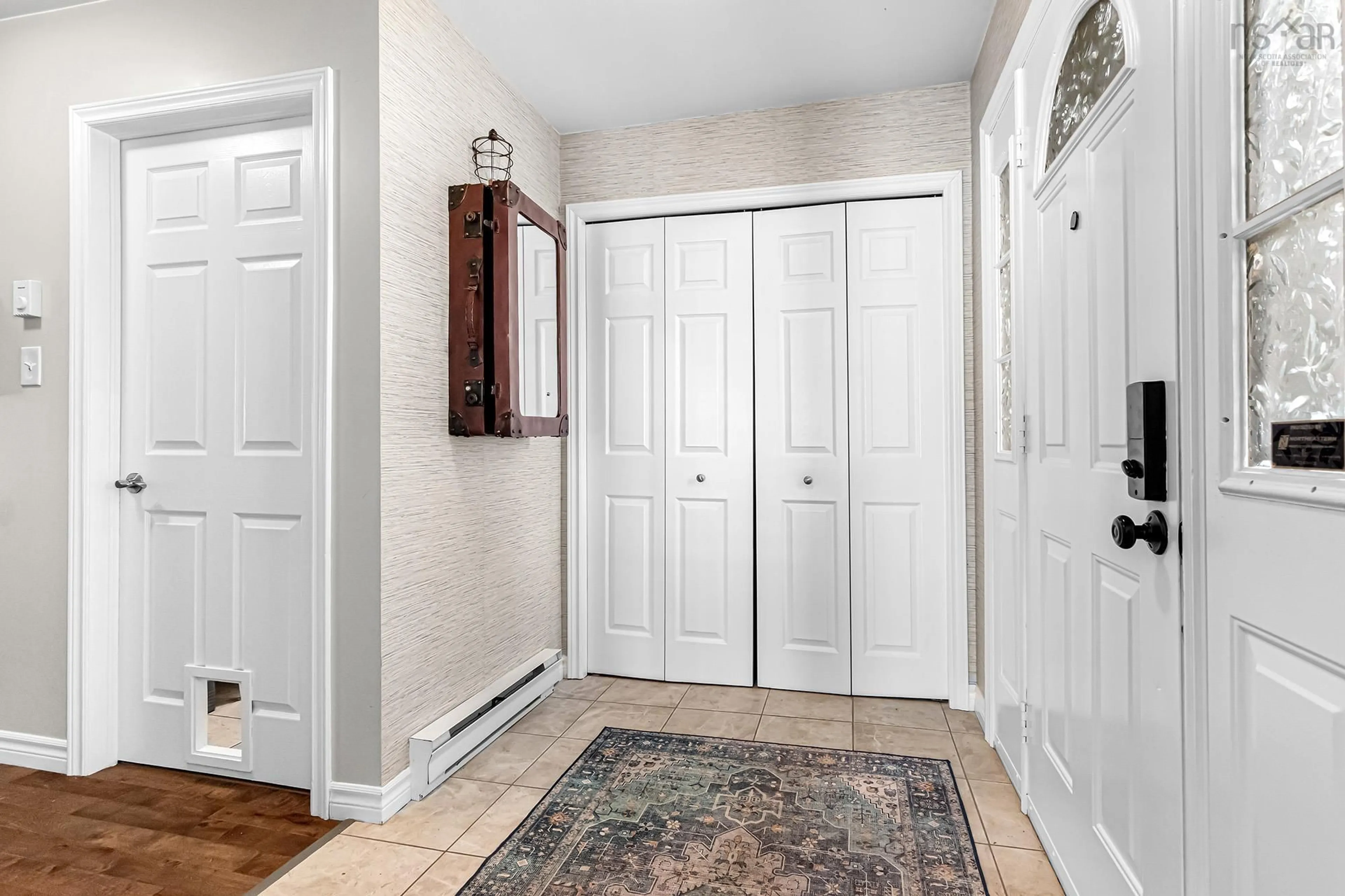 Indoor entryway for 93 Stratford Dr, Cole Harbour Nova Scotia B2X 2N9