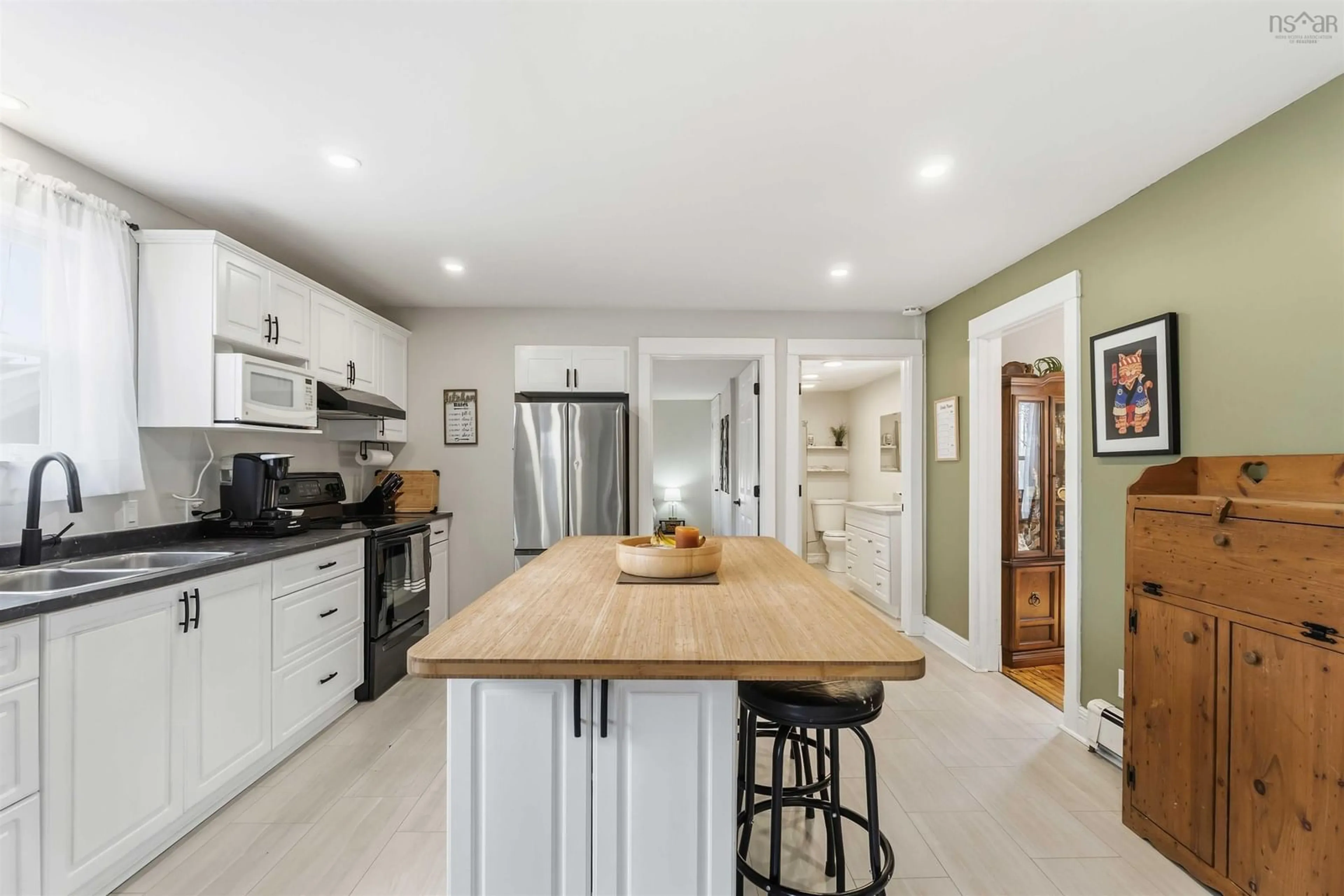 Open concept kitchen, ceramic/tile floor for 1471 Magee Dr, Kingston Nova Scotia B0P 1R0