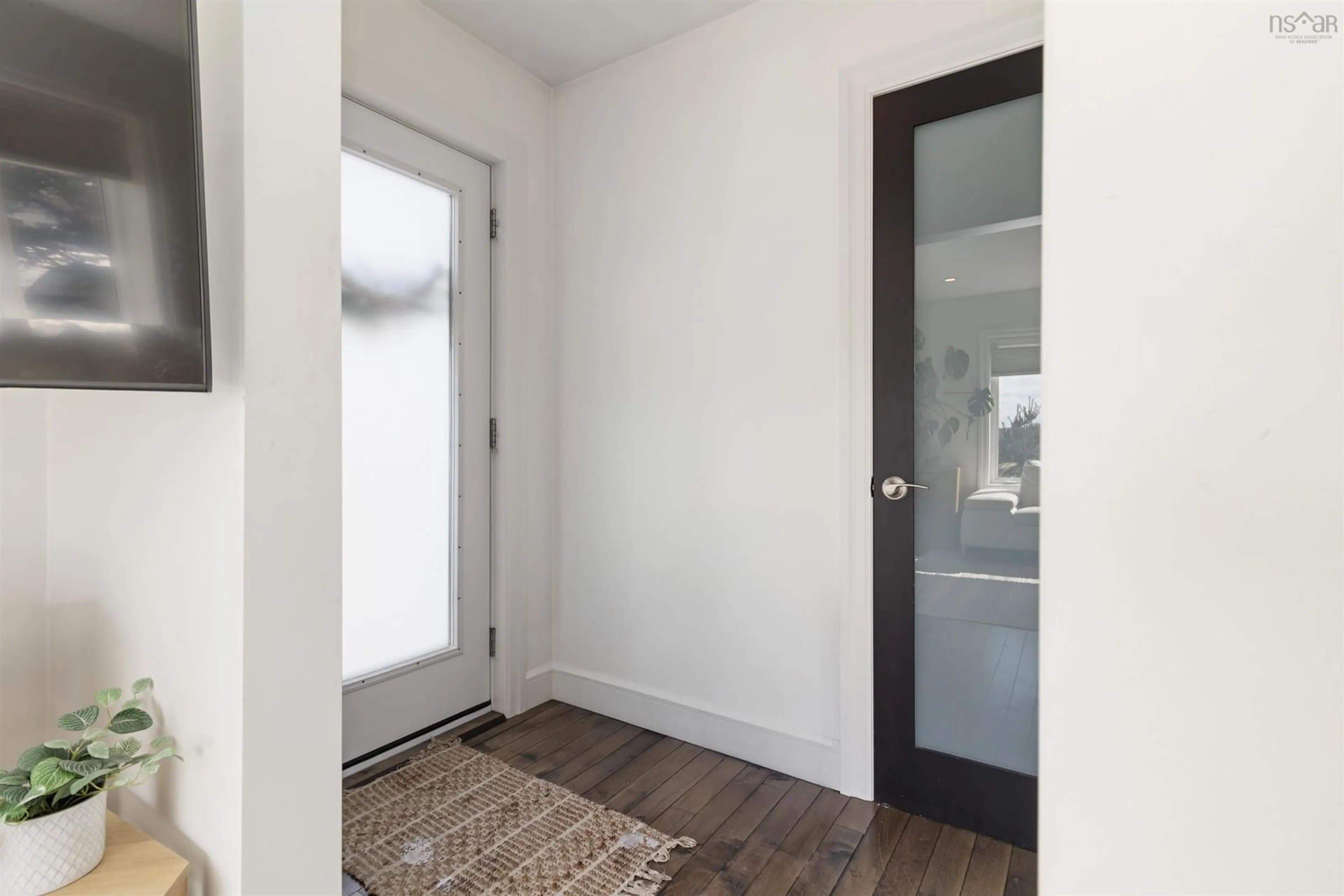 Indoor entryway for 9 Tupper St, Dartmouth Nova Scotia B2Y 2G5
