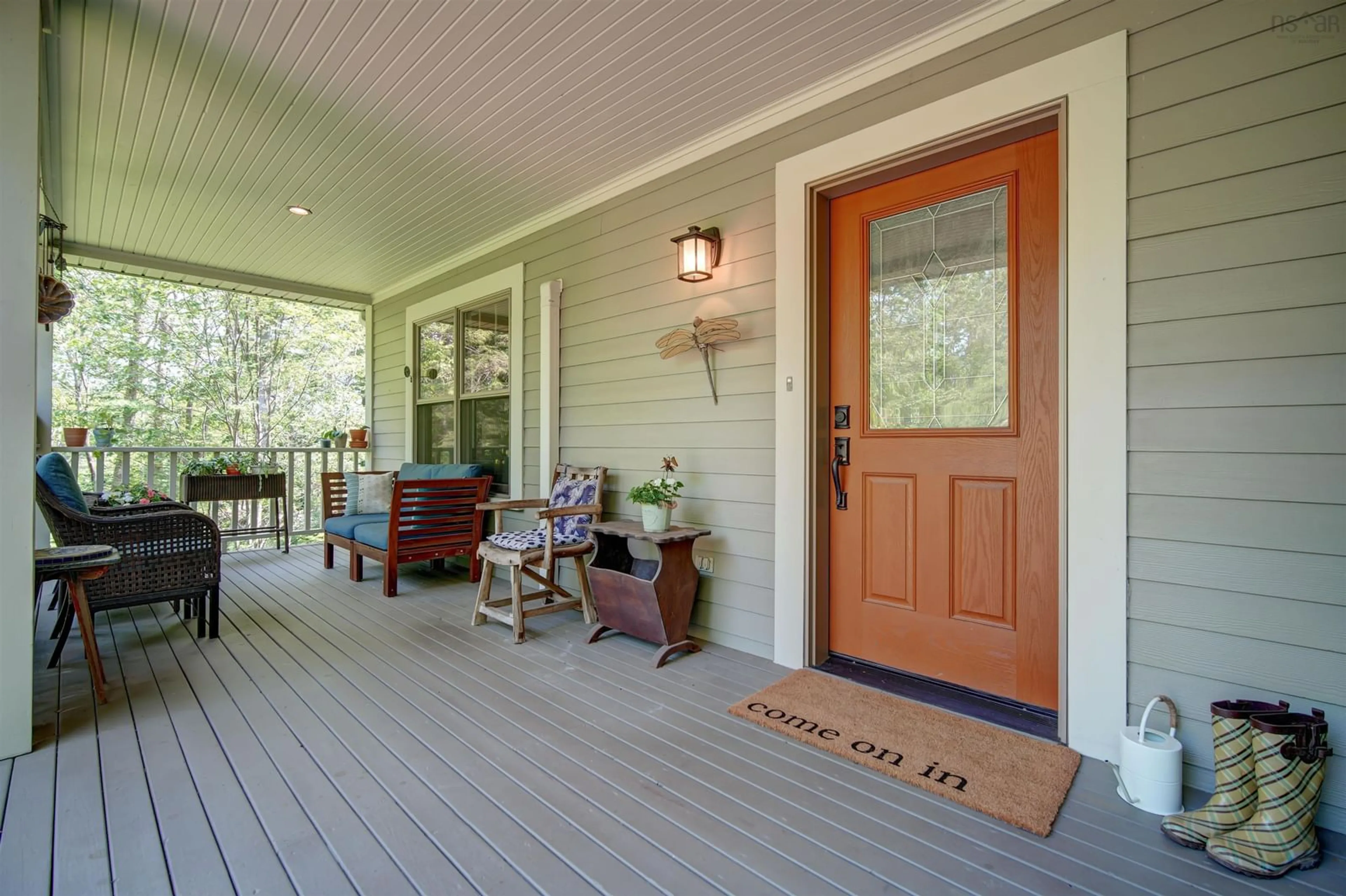 Indoor entryway for 24 Hamshaw Dr, Halifax Nova Scotia B3M 2H1