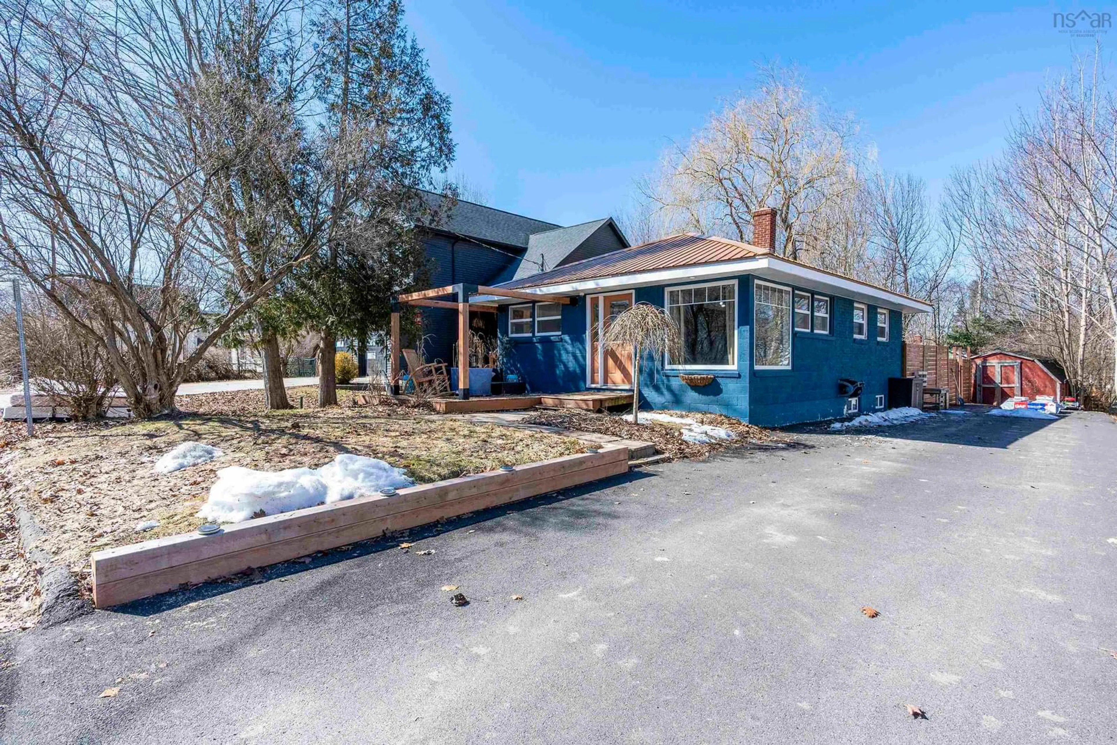 Unknown for 12 Porters Ave, Hantsport Nova Scotia B0P 1P0