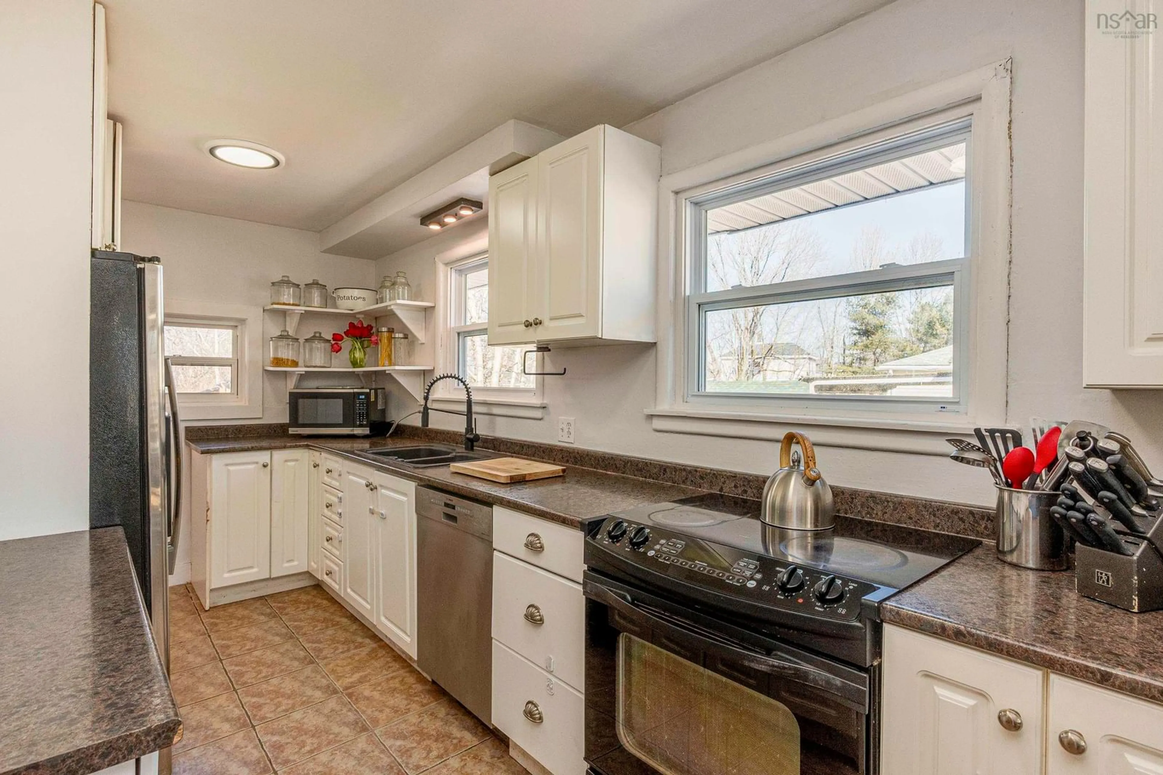 Standard kitchen, ceramic/tile floor for 12 Porters Ave, Hantsport Nova Scotia B0P 1P0