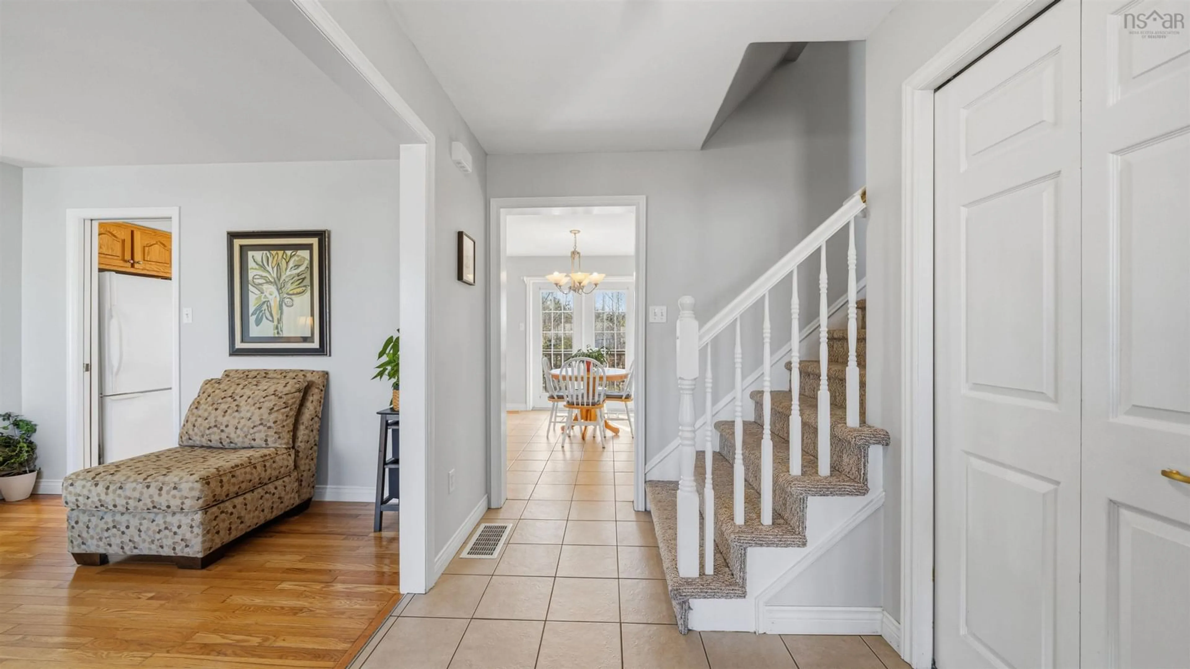 Indoor entryway for 15 Handspike Crt, Middle Sackville Nova Scotia B4E 3H2