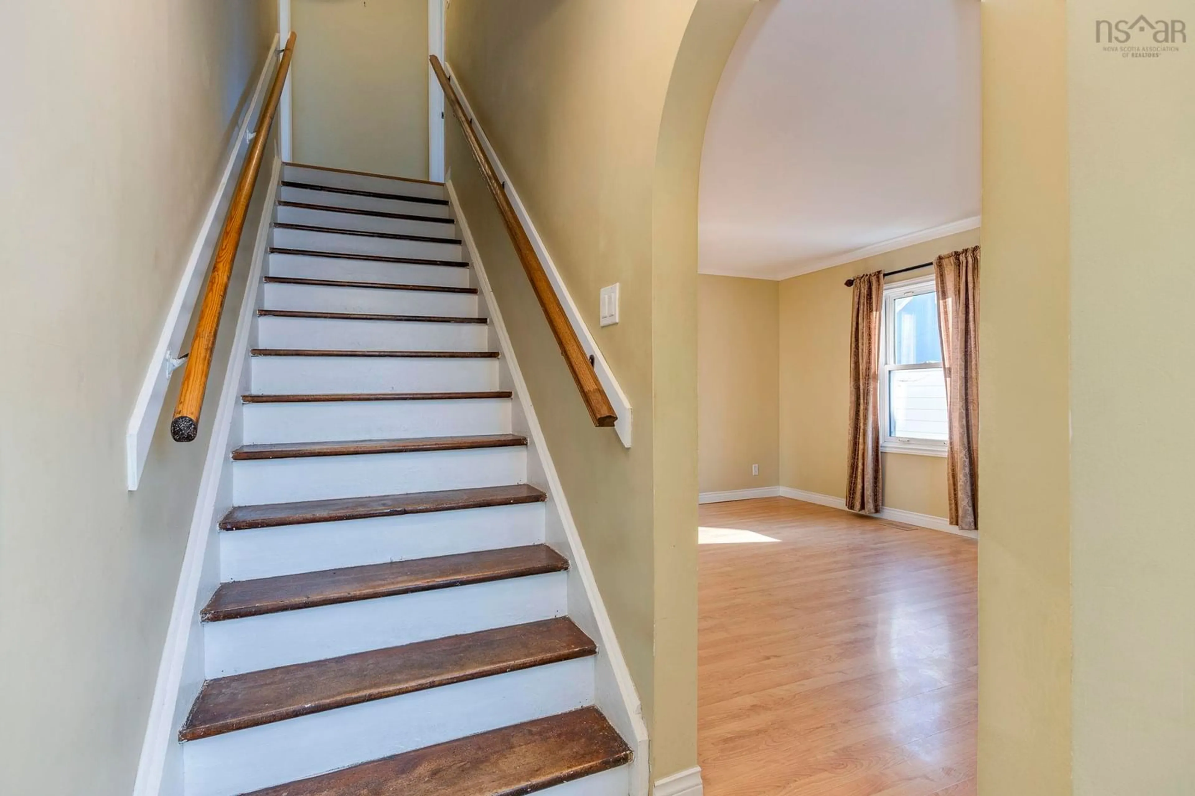 Stairs for 3665 Albert St, Halifax Peninsula Nova Scotia B3K 3N7