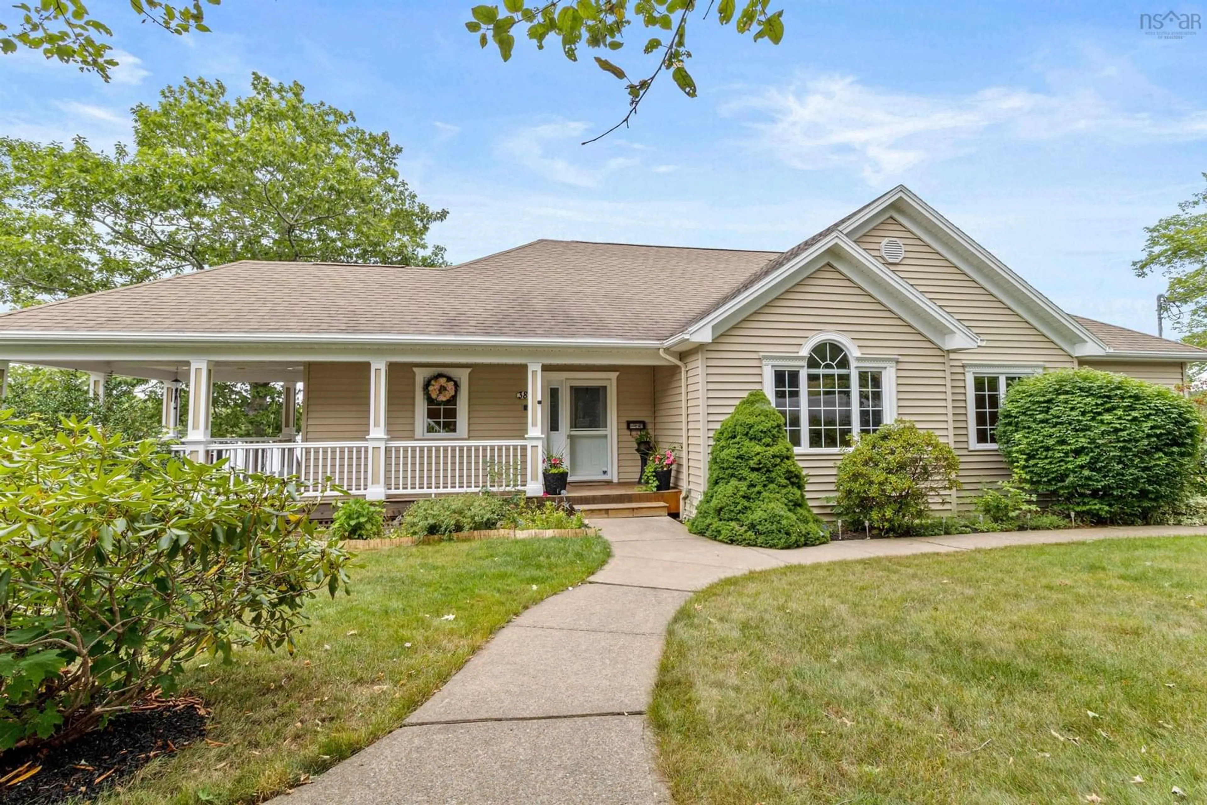 Home with vinyl exterior material, street for 385 Lakeview Ave, Middle Sackville Nova Scotia B4E 3B6