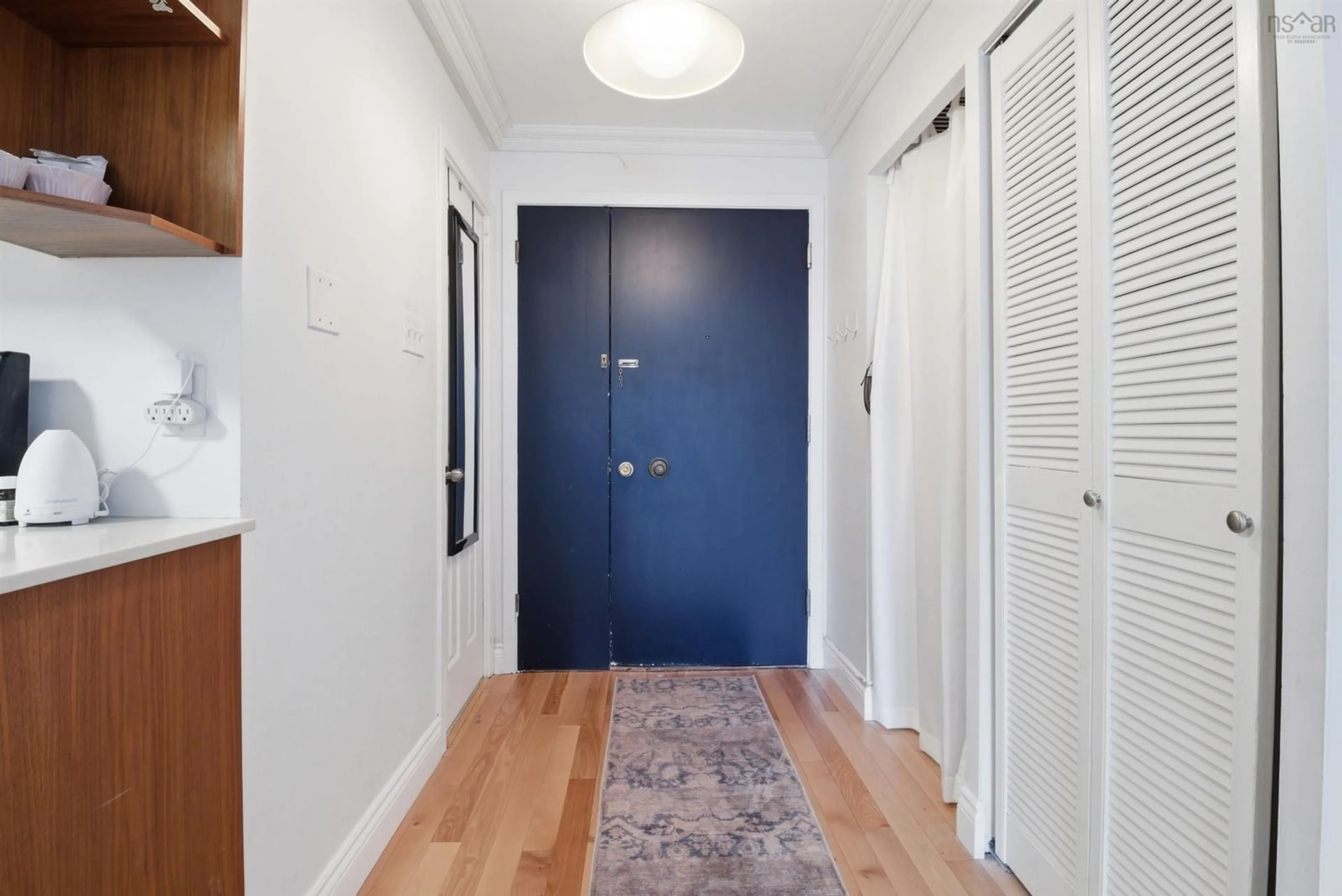 Indoor entryway for 806 5959 Spring Garden Rd, Halifax Nova Scotia B3H 1Y5