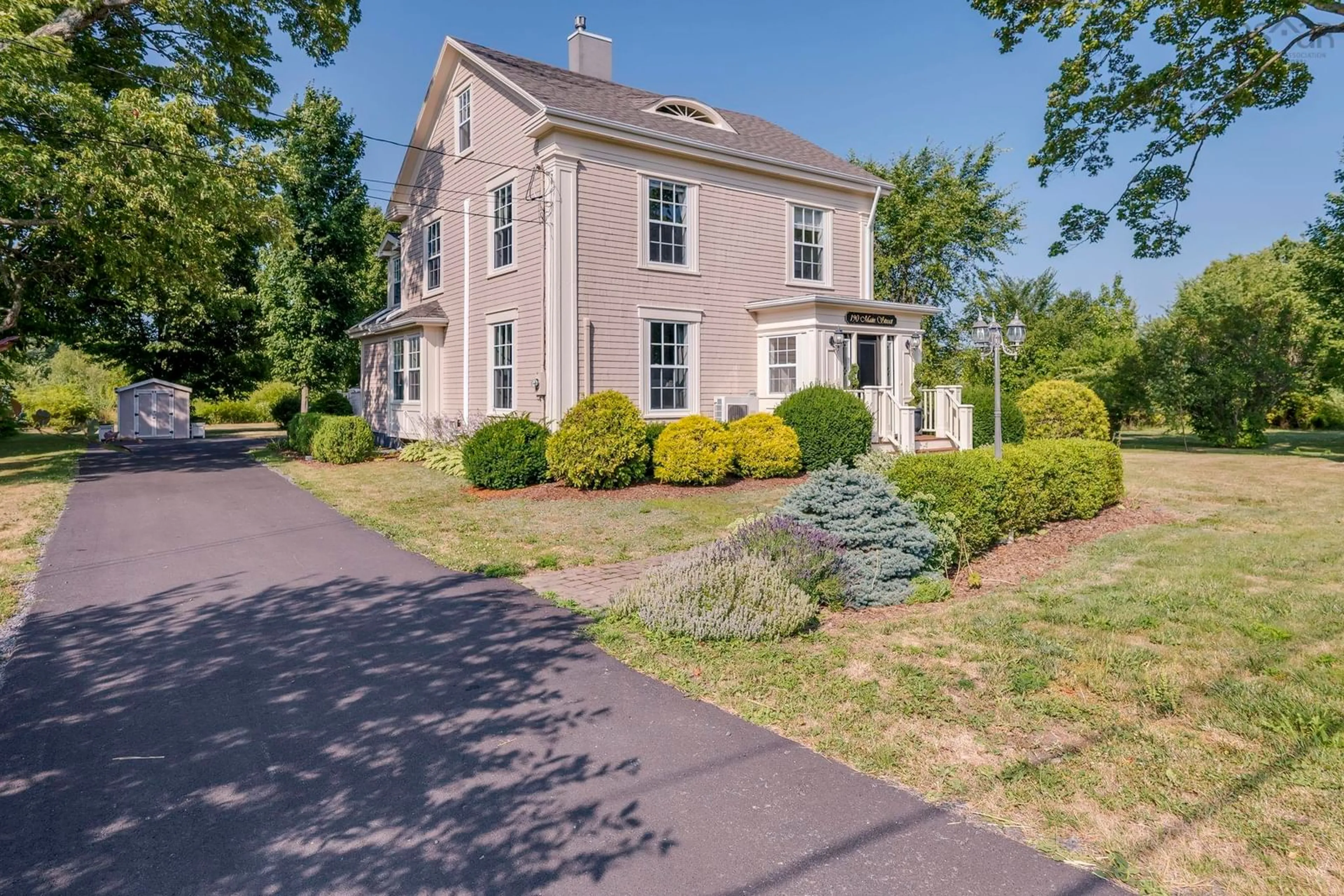 A pic from outside/outdoor area/front of a property/back of a property/a pic from drone, street for 190 Main St, Berwick Nova Scotia B0P 1E0