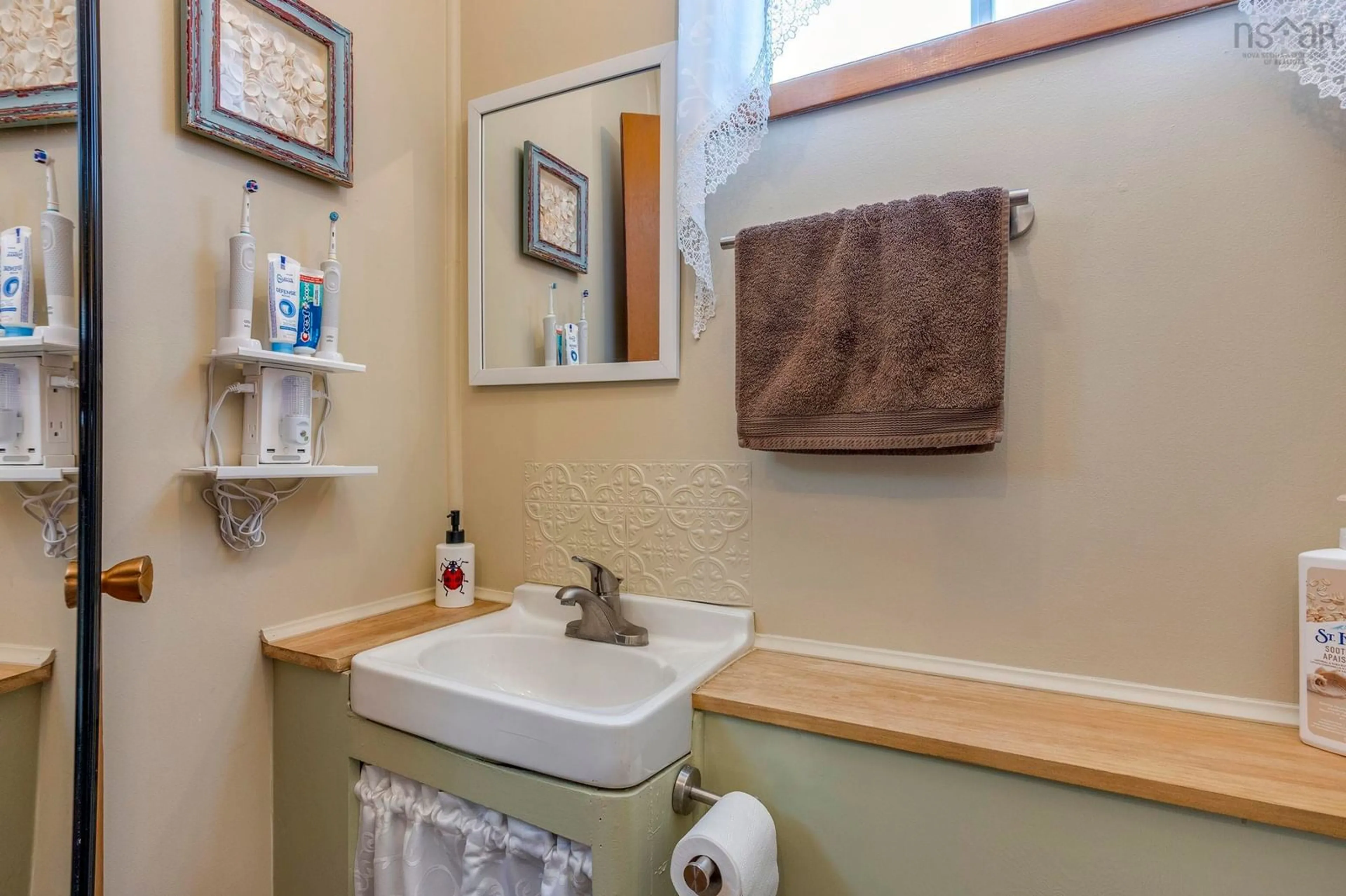 Standard bathroom, unknown for 35 Pleasant St, Melvern Square Nova Scotia B0P 1R0