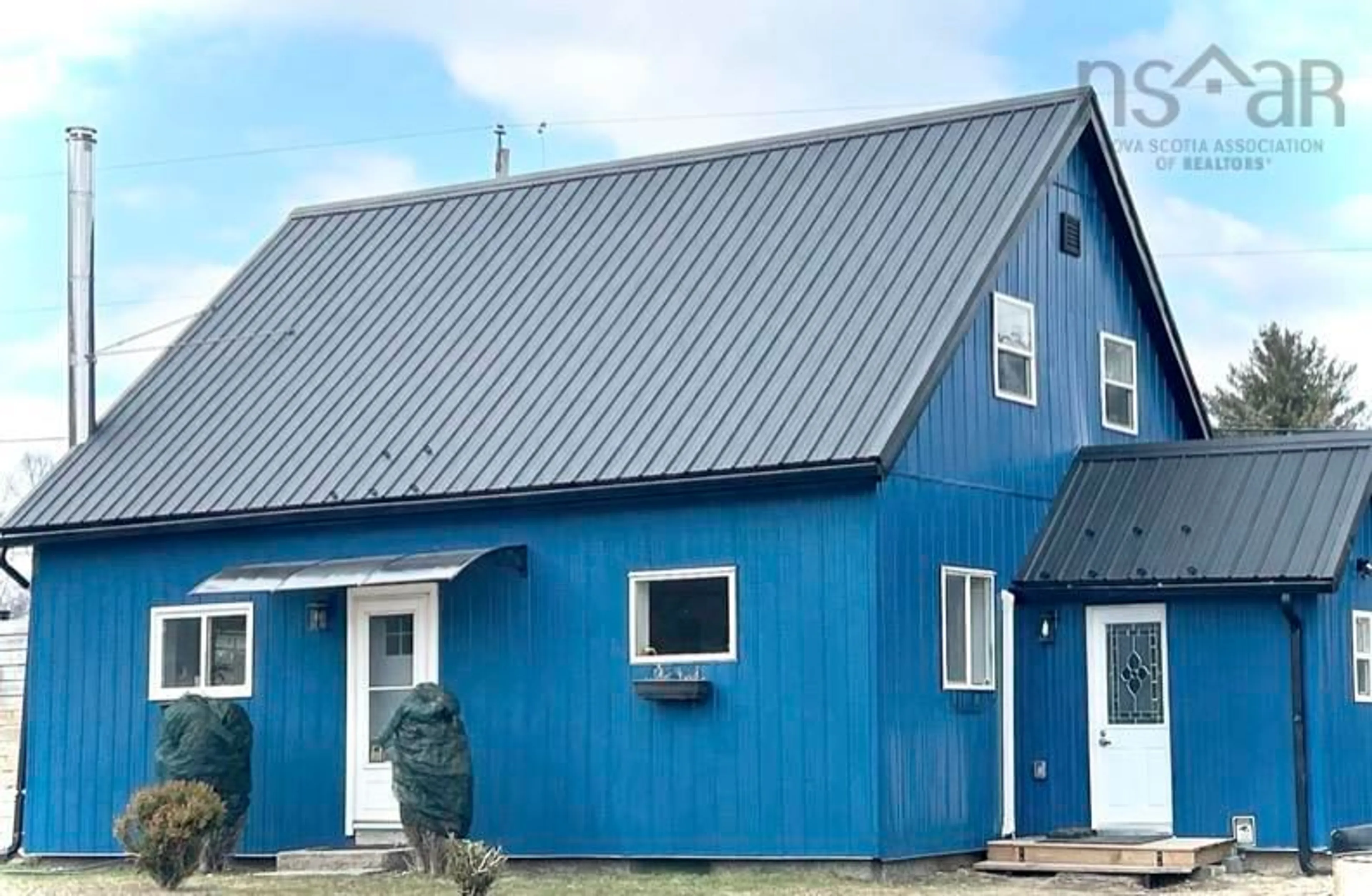 Home with vinyl exterior material, building for 1318 Sweetland Rd, Sweetland Nova Scotia B0J 1E0