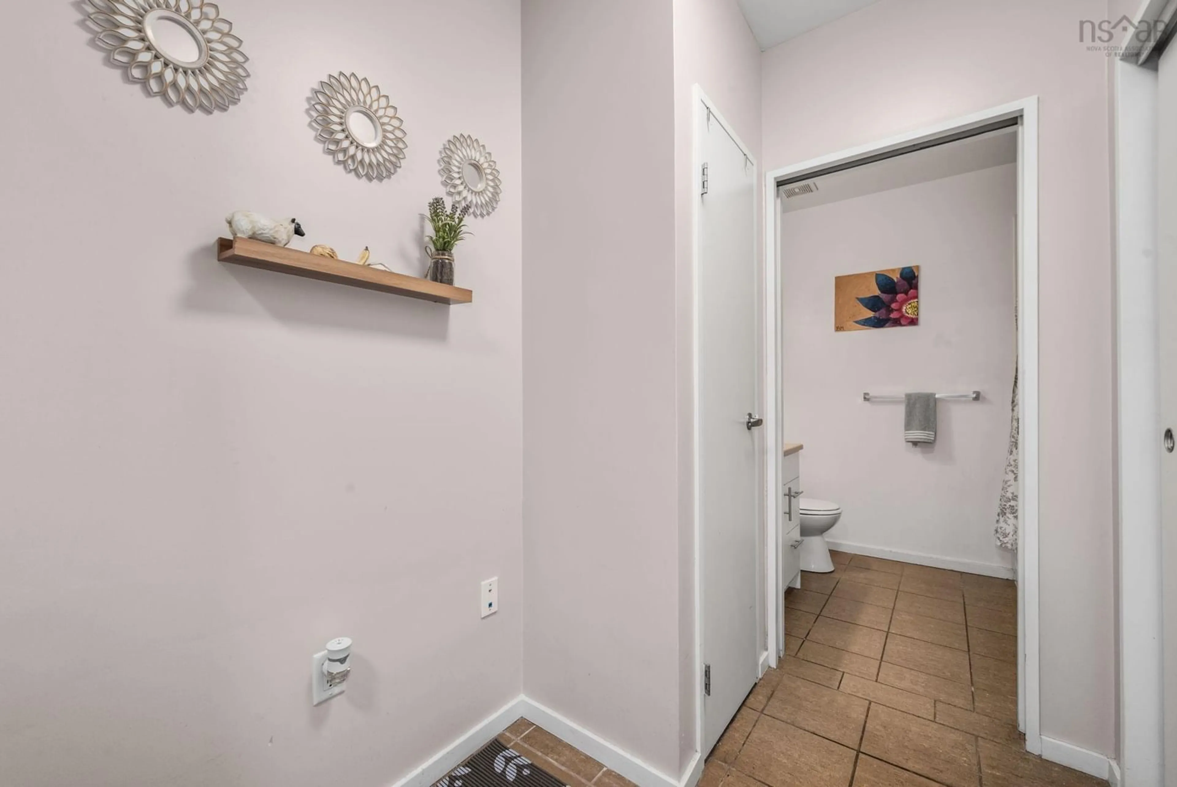 Indoor entryway for 5221 Nora Bernard St #208, Halifax Nova Scotia B3K 0B6