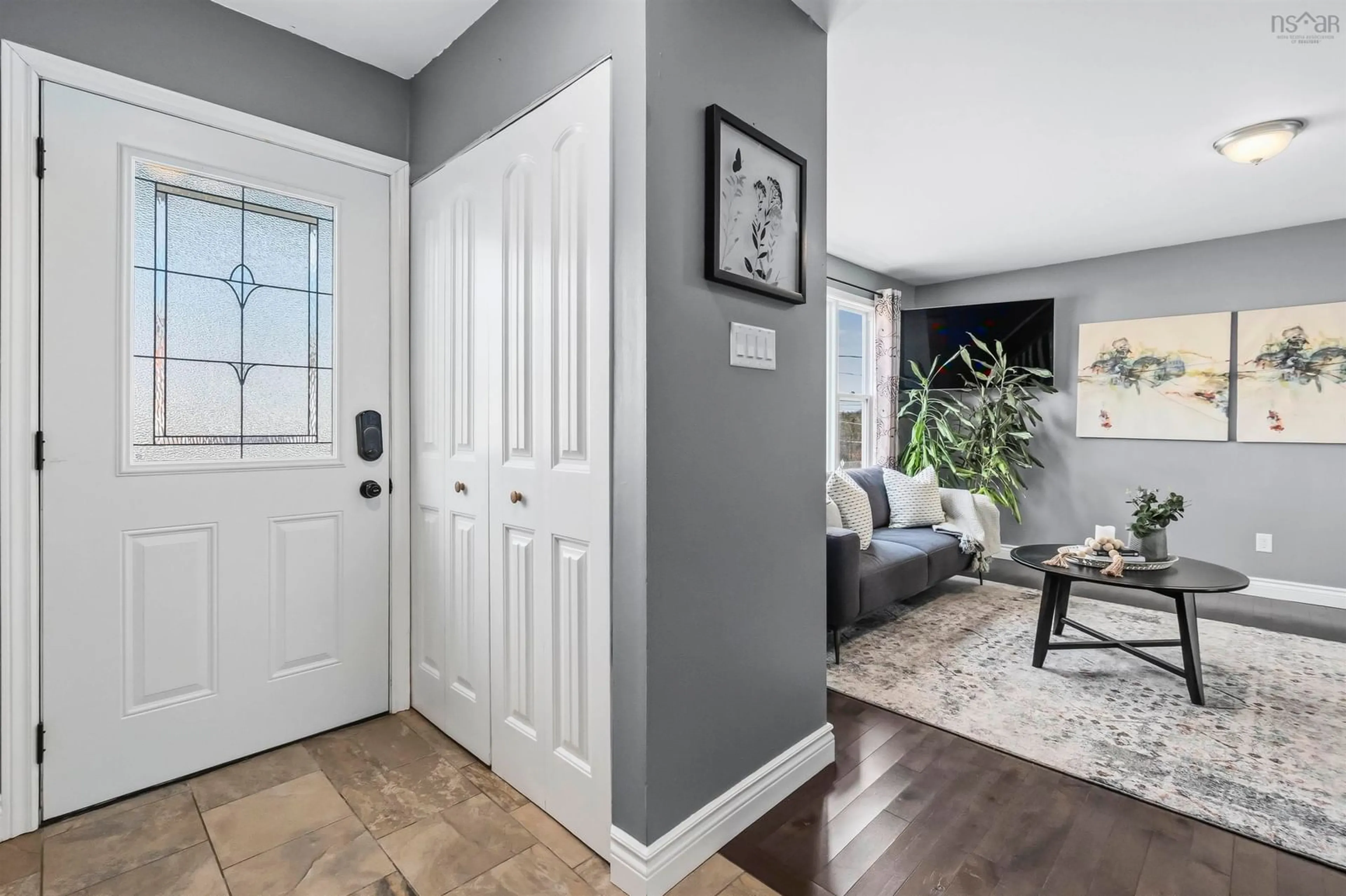 Indoor entryway for 9 Lillian Dr, Dartmouth Nova Scotia B2W 4B3