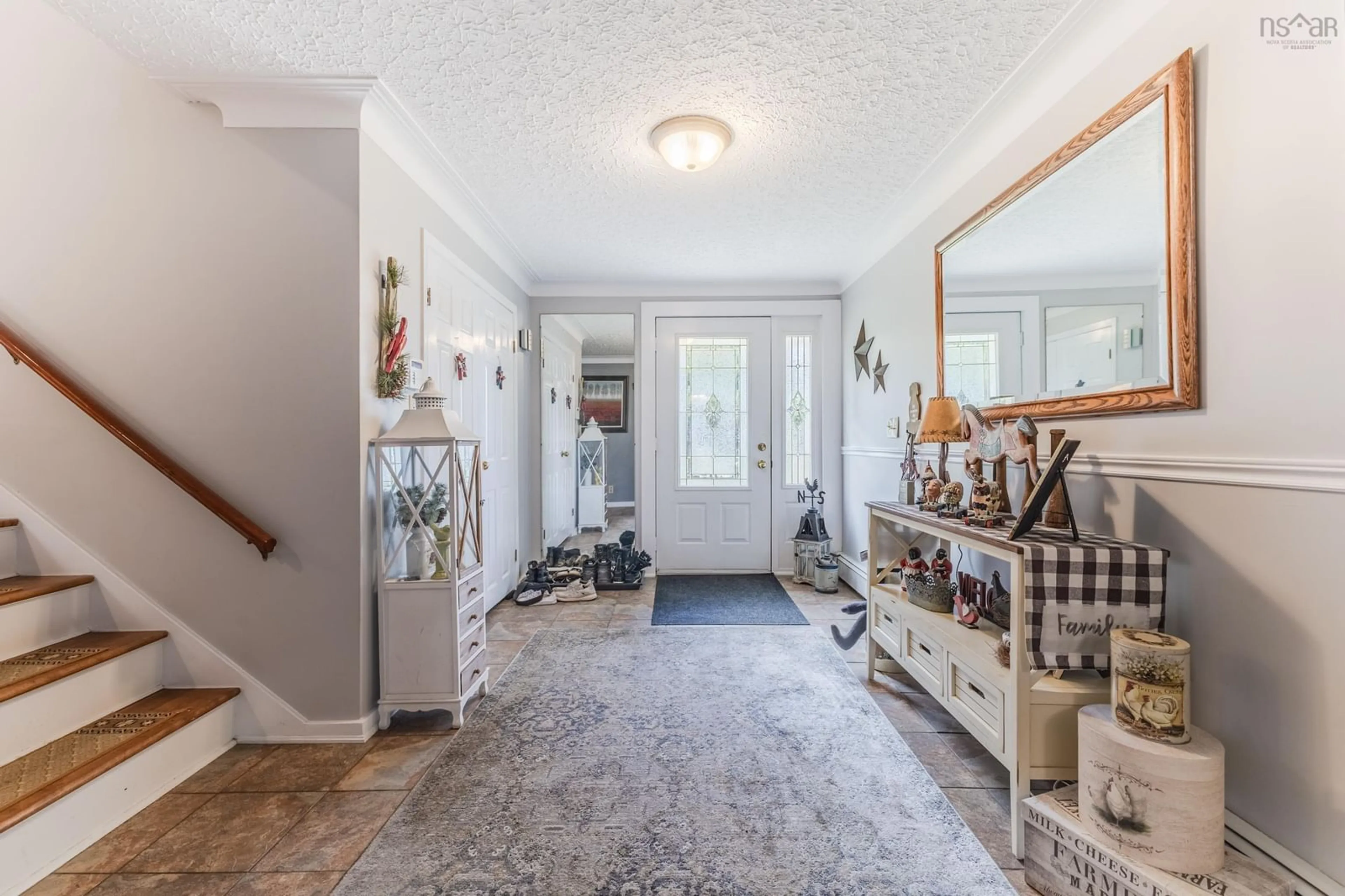 Indoor entryway for 35 Grandview Dr, Truro Nova Scotia B2N 3N5
