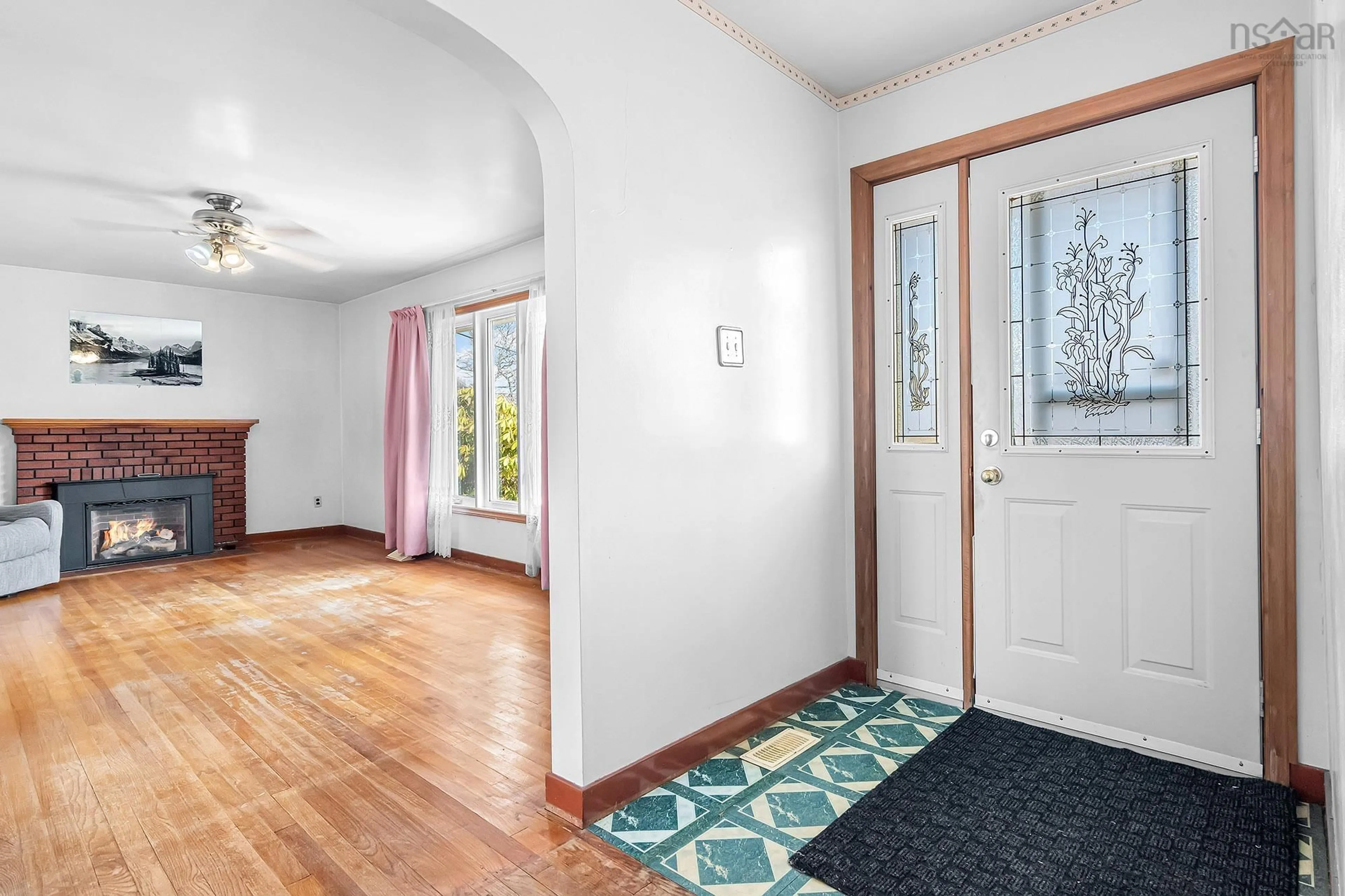 Indoor entryway for 15 Virginia Ave, Dartmouth Nova Scotia B2W 2Z4