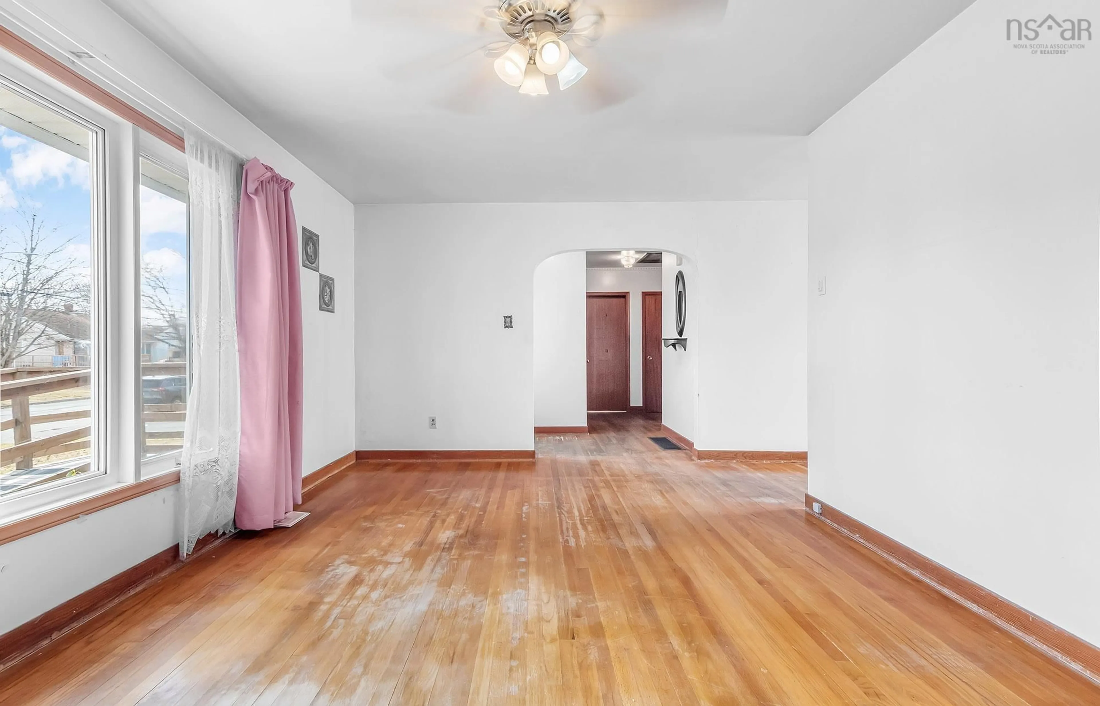 A pic of a room for 15 Virginia Ave, Dartmouth Nova Scotia B2W 2Z4