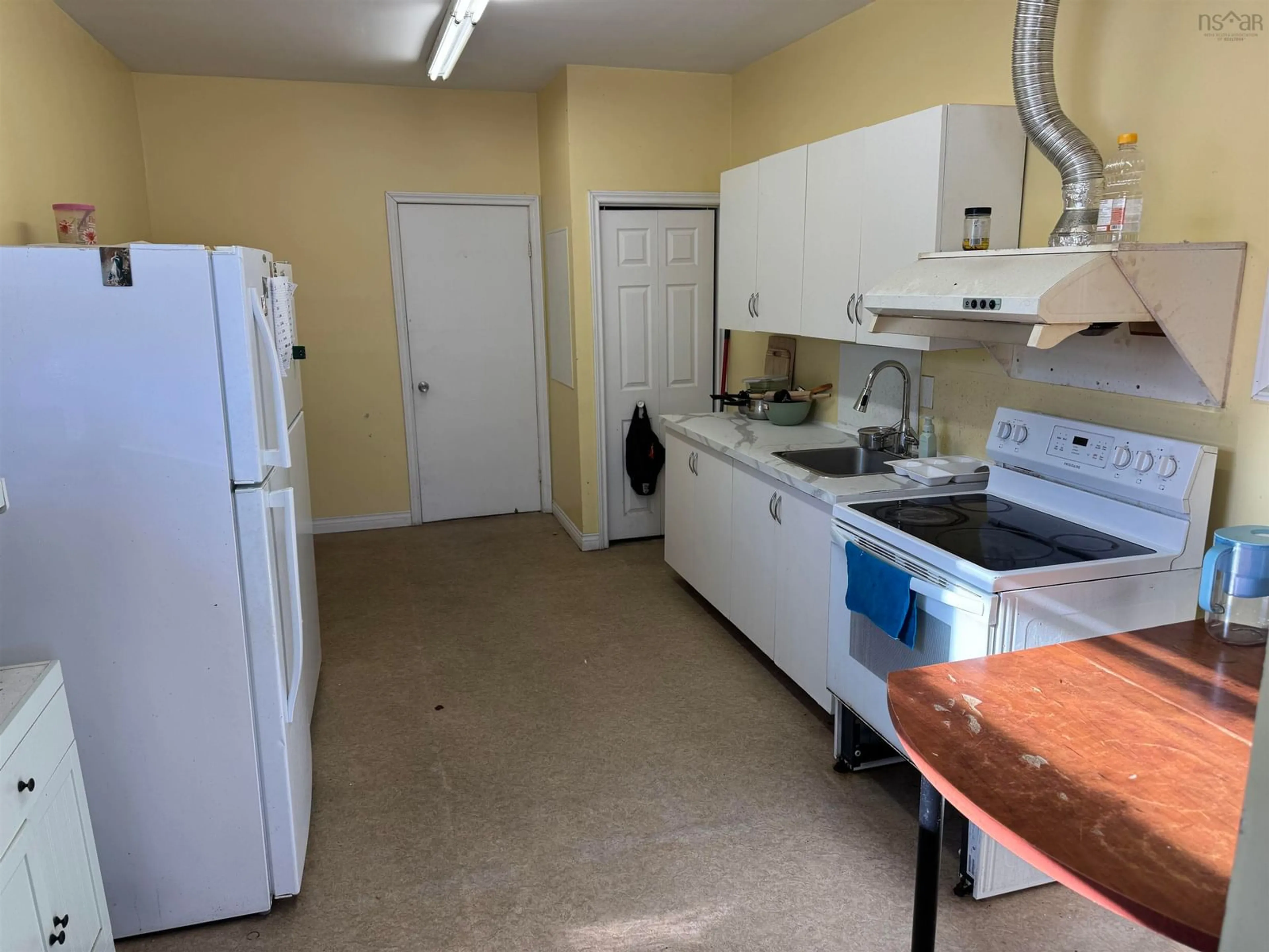 Standard kitchen, unknown for 542 Upper Prince St, Sydney Nova Scotia B1P 5M2