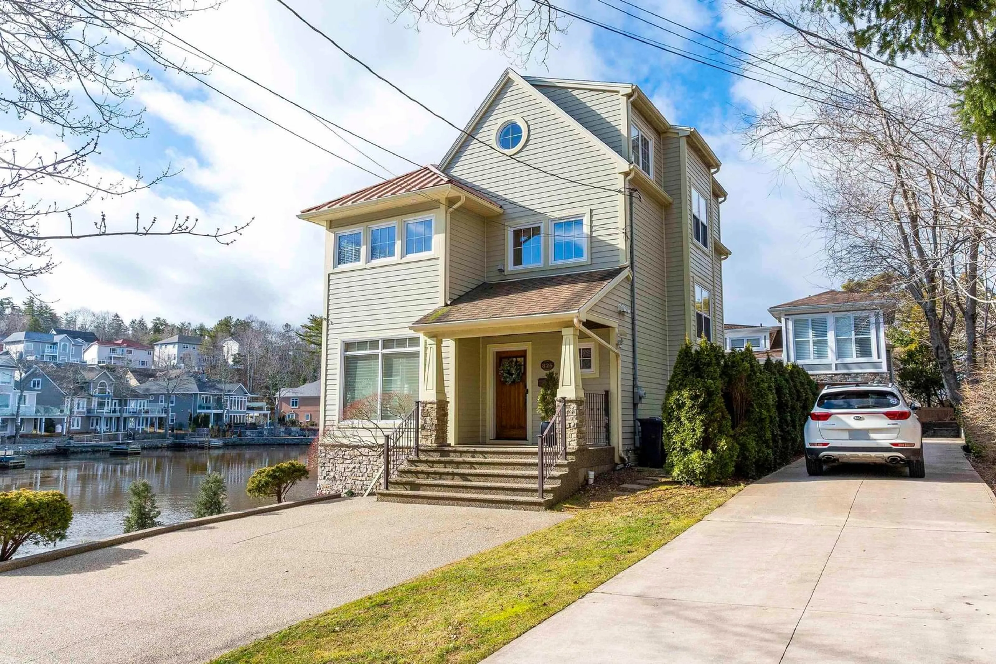 Home with vinyl exterior material, water/lake/river/ocean view for 825 Shore Dr, Bedford Nova Scotia B4A 2E3