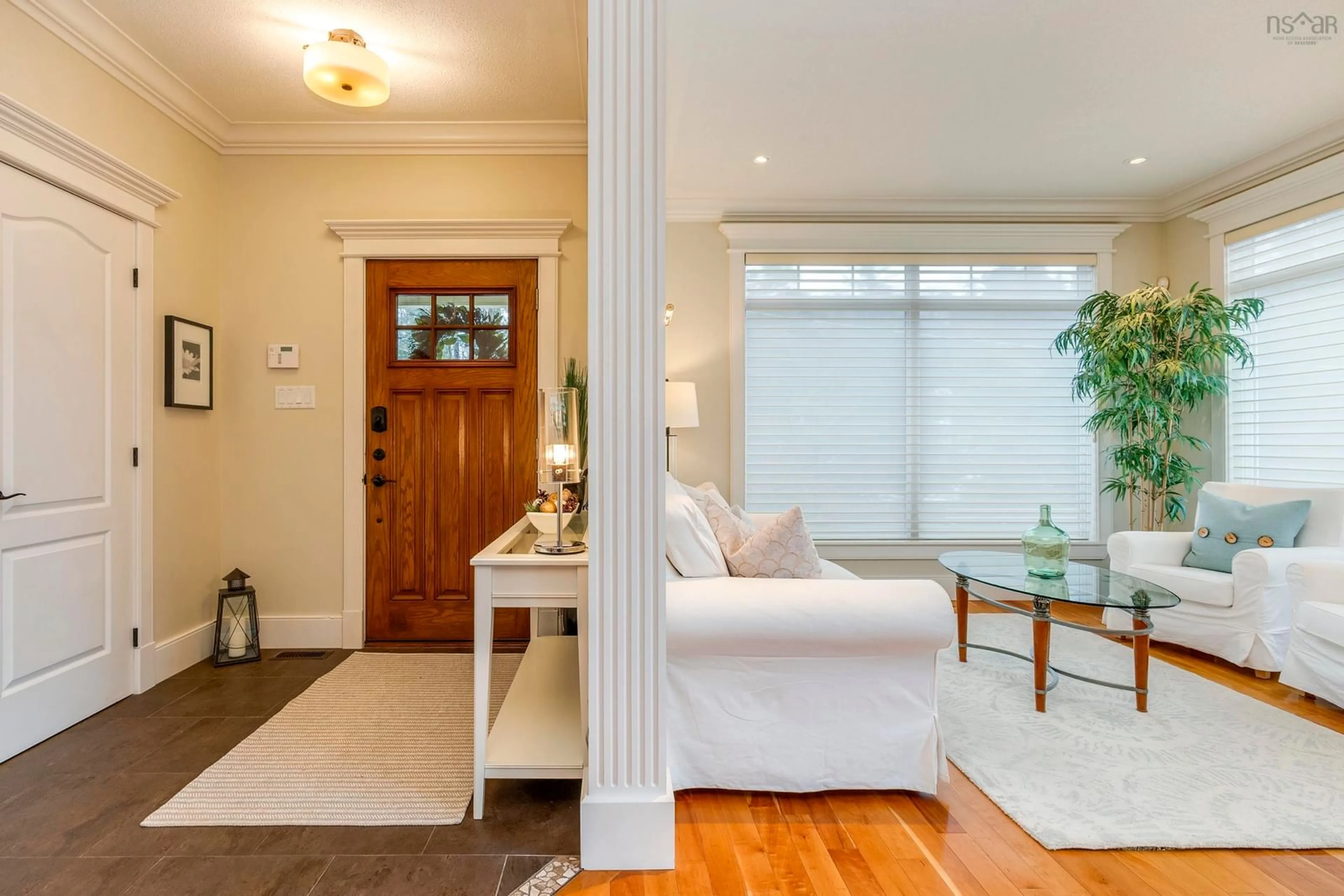 Indoor entryway for 825 Shore Dr, Bedford Nova Scotia B4A 2E3