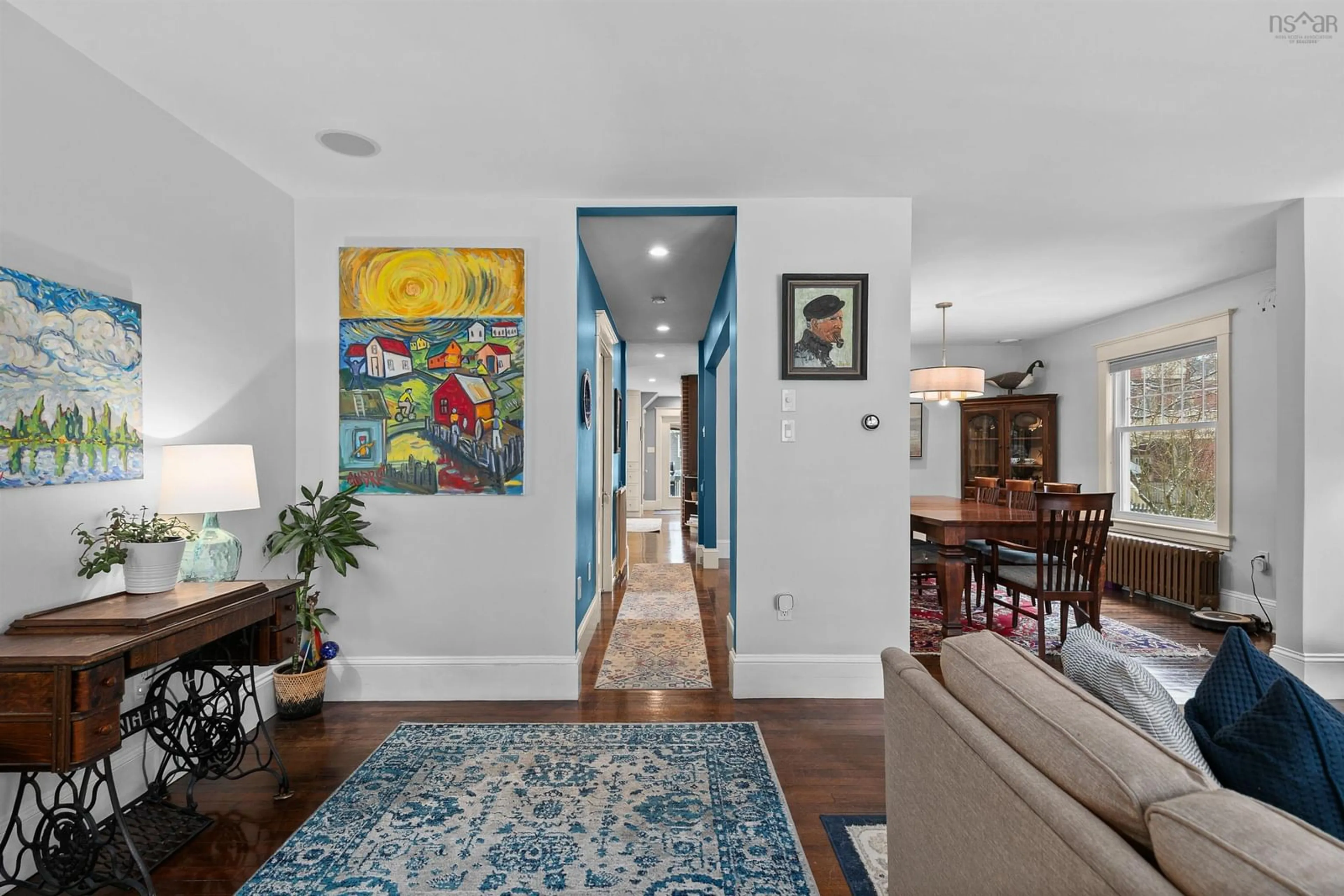 Indoor foyer for 1777 Cambridge St, Halifax Nova Scotia B3H 4A8