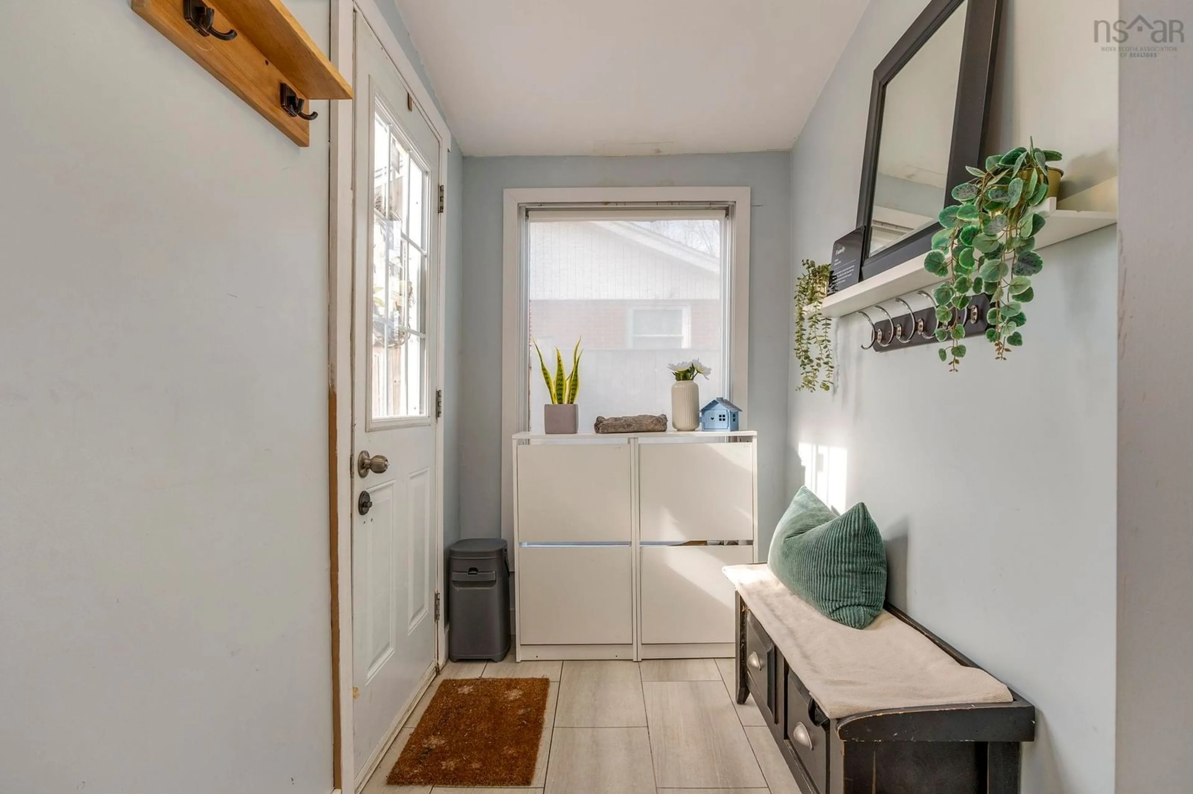 Indoor entryway for 1126 Highway 2 Hwy, Lantz Nova Scotia B2S 1M8