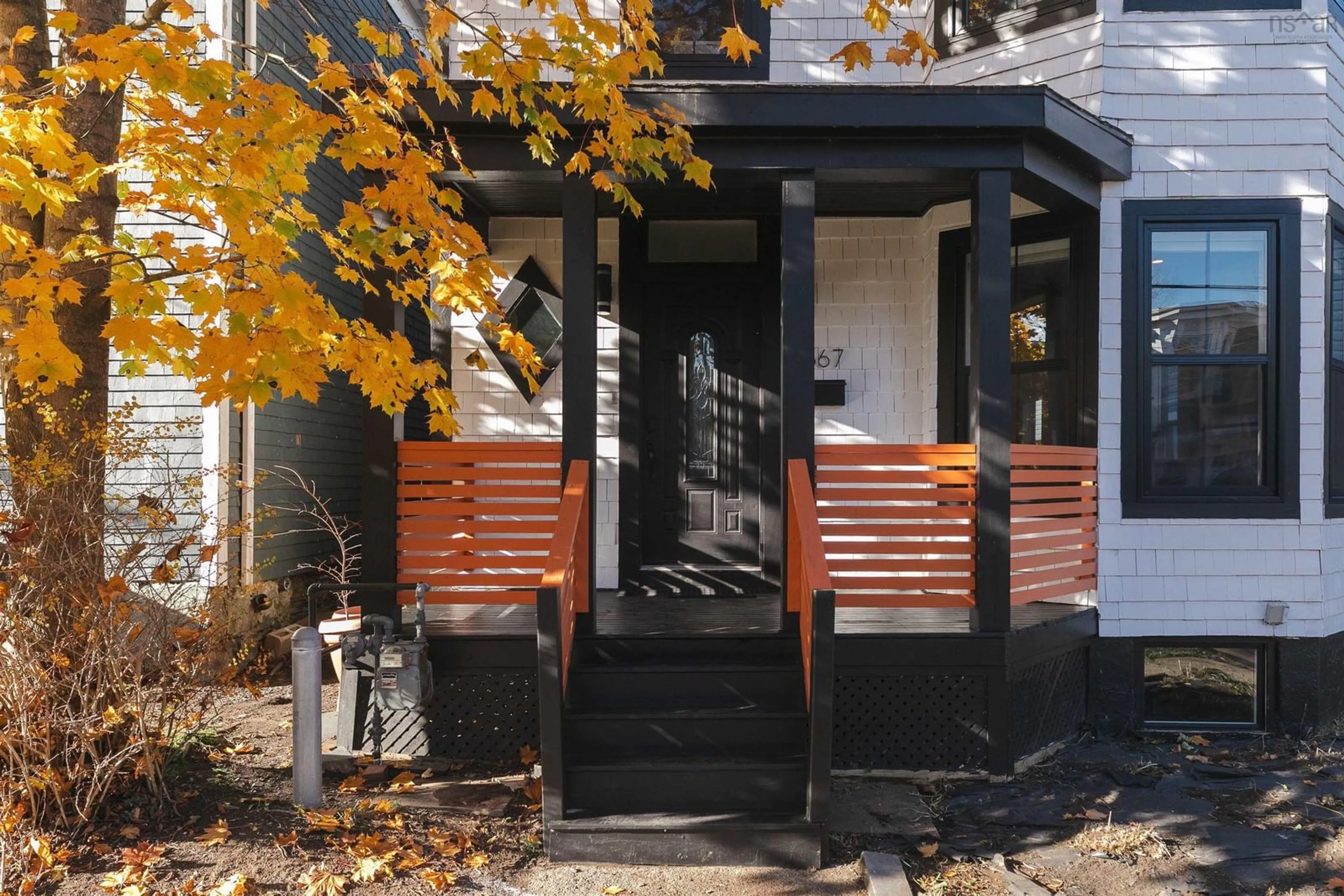 Indoor entryway for 5567 Black St, Halifax Nova Scotia B3K 1P8