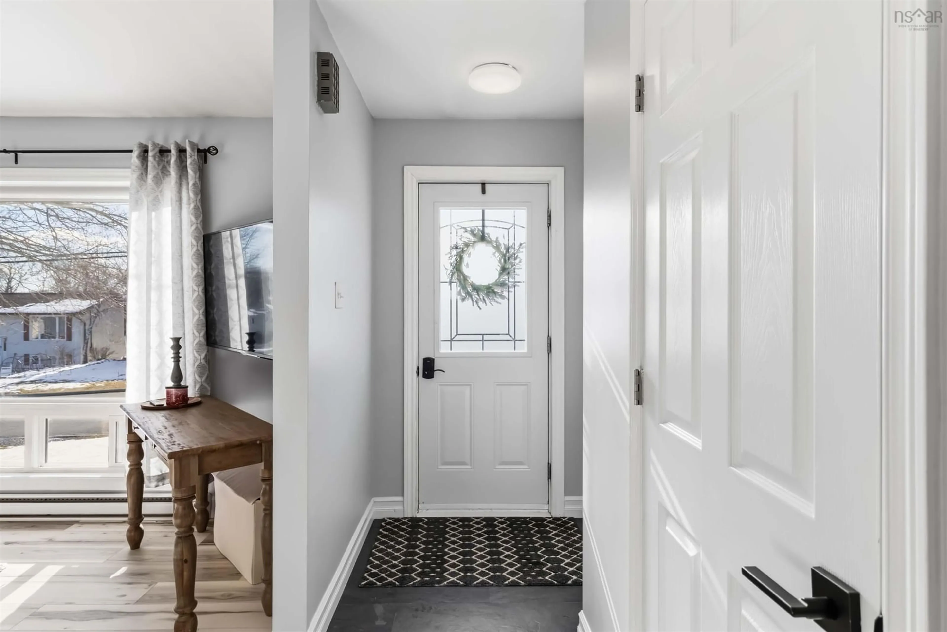 Indoor entryway for 194 Taranaki Dr, Cole Harbour Nova Scotia B2W 4X7