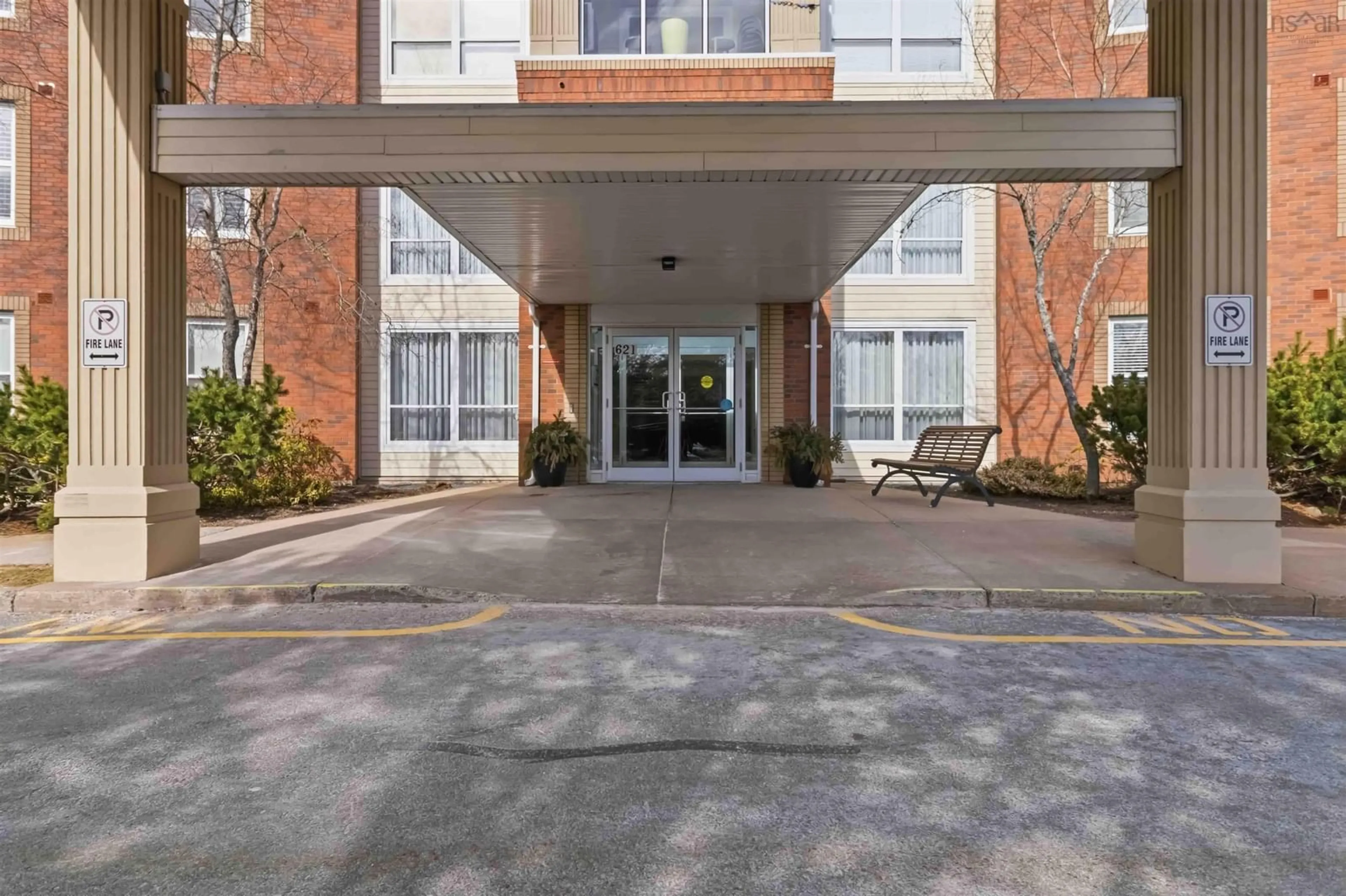 Indoor foyer for 621 Portland Hills Dr #309, Dartmouth Nova Scotia B2W 6N4