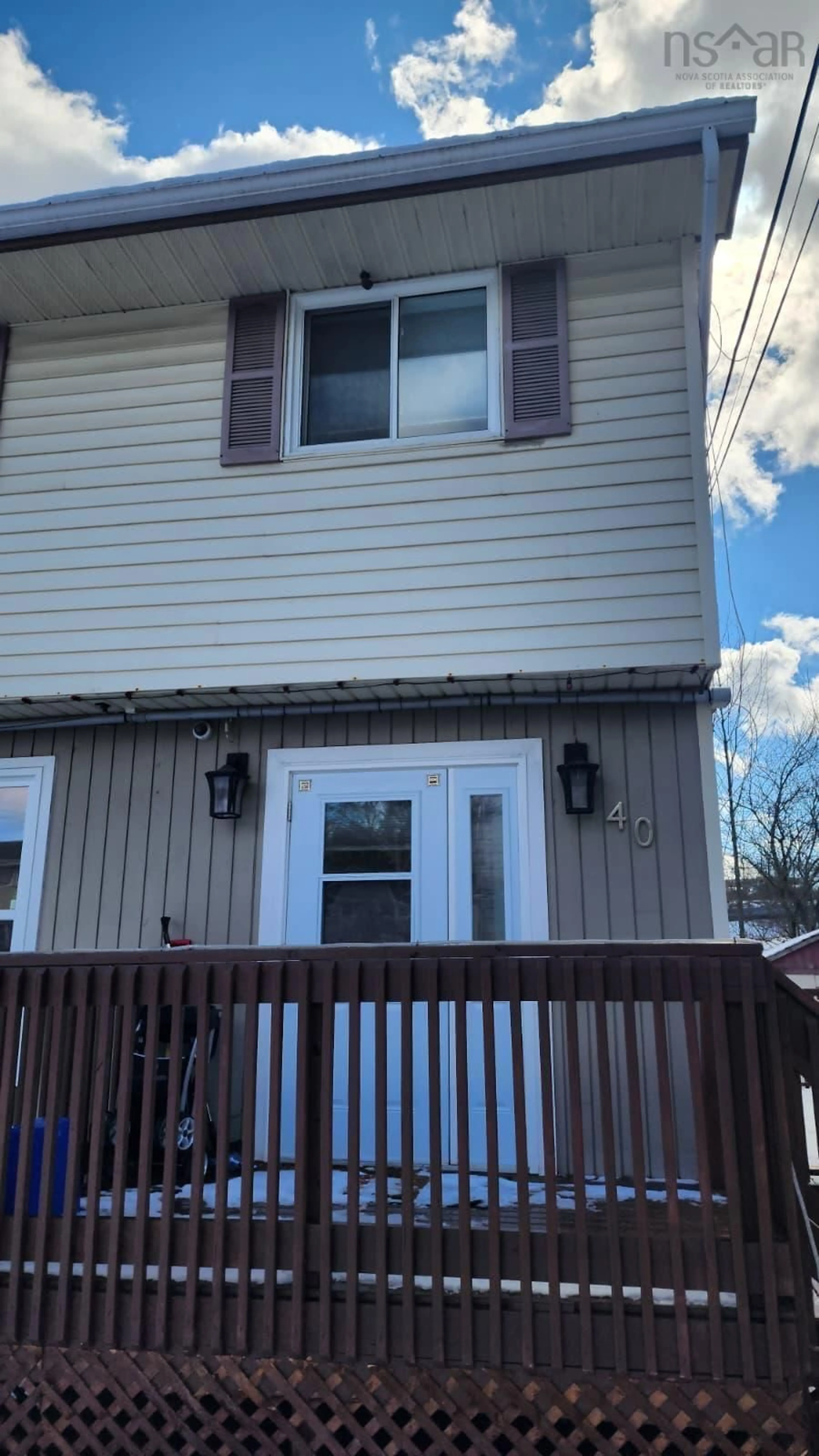 Home with vinyl exterior material, street for 40 Gordon Crt, Lower Sackville Nova Scotia B4E 2E6