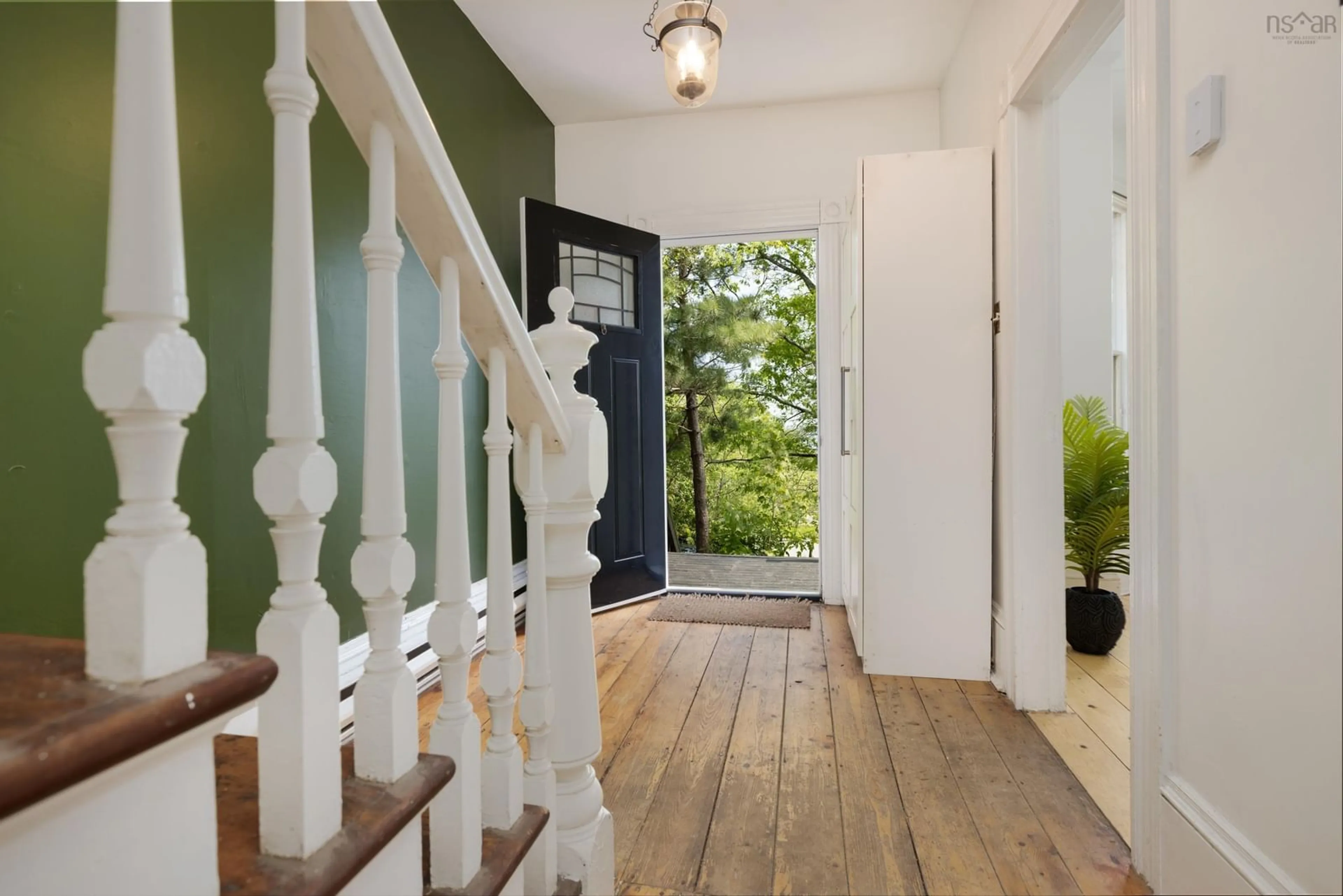 Indoor entryway for 17 Pleasant St, Bedford Nova Scotia B4A 1W8